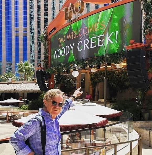 ウィリアム・H・メイシーのインスタグラム：「Viva Las Vegas!!!」