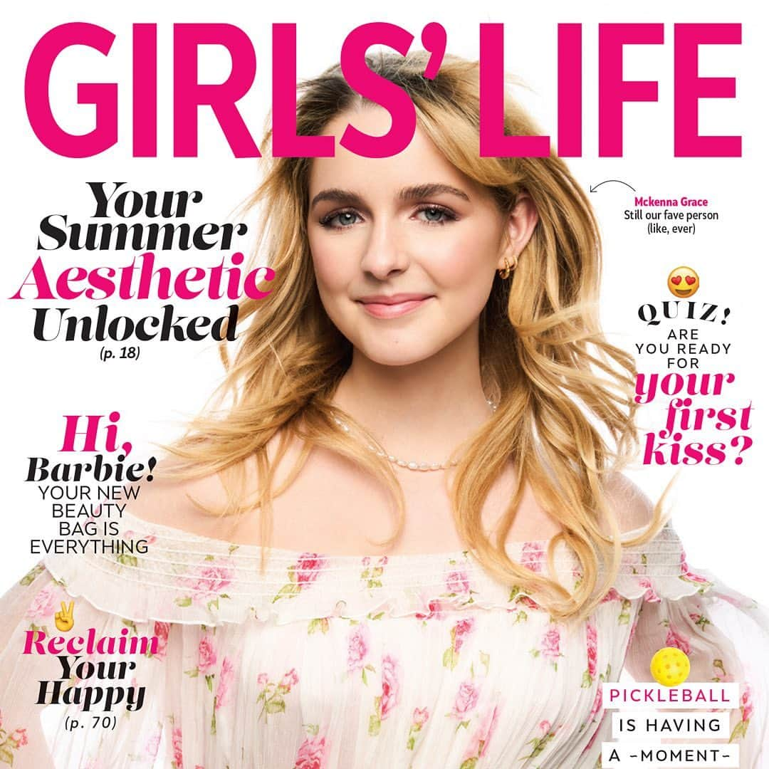 マケナ・グレースのインスタグラム：「💕Excited to share my cover for the June/July issue of Girls’ Life on newsstands May 16!   Photo: @mikeazria Hair: @georgefrag1 Makeup: @heysophiahutch Styling: @stylelvr Words: @mynameiskeely」