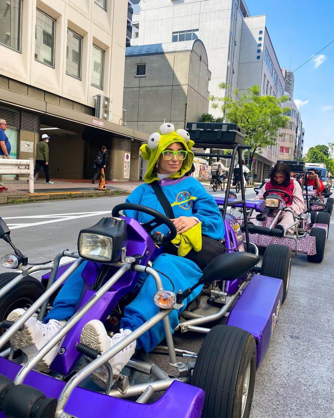 Brooklyn and Baileyさんのインスタグラム写真 - (Brooklyn and BaileyInstagram)「Don’t mind me just go-karting my way through Japan」5月13日 6時45分 - brooklynandbailey