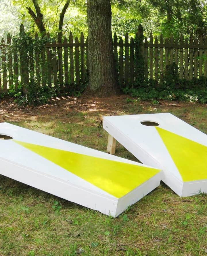 HGTVのインスタグラム：「File under: What to build this weekend 🛠⁠ ⁠ Learn how to build regulation cornhole boards with the how-to at the 👉️ #linkinbio. #HGTVHowTo⁠ ⁠ 📸: John McGilvray」