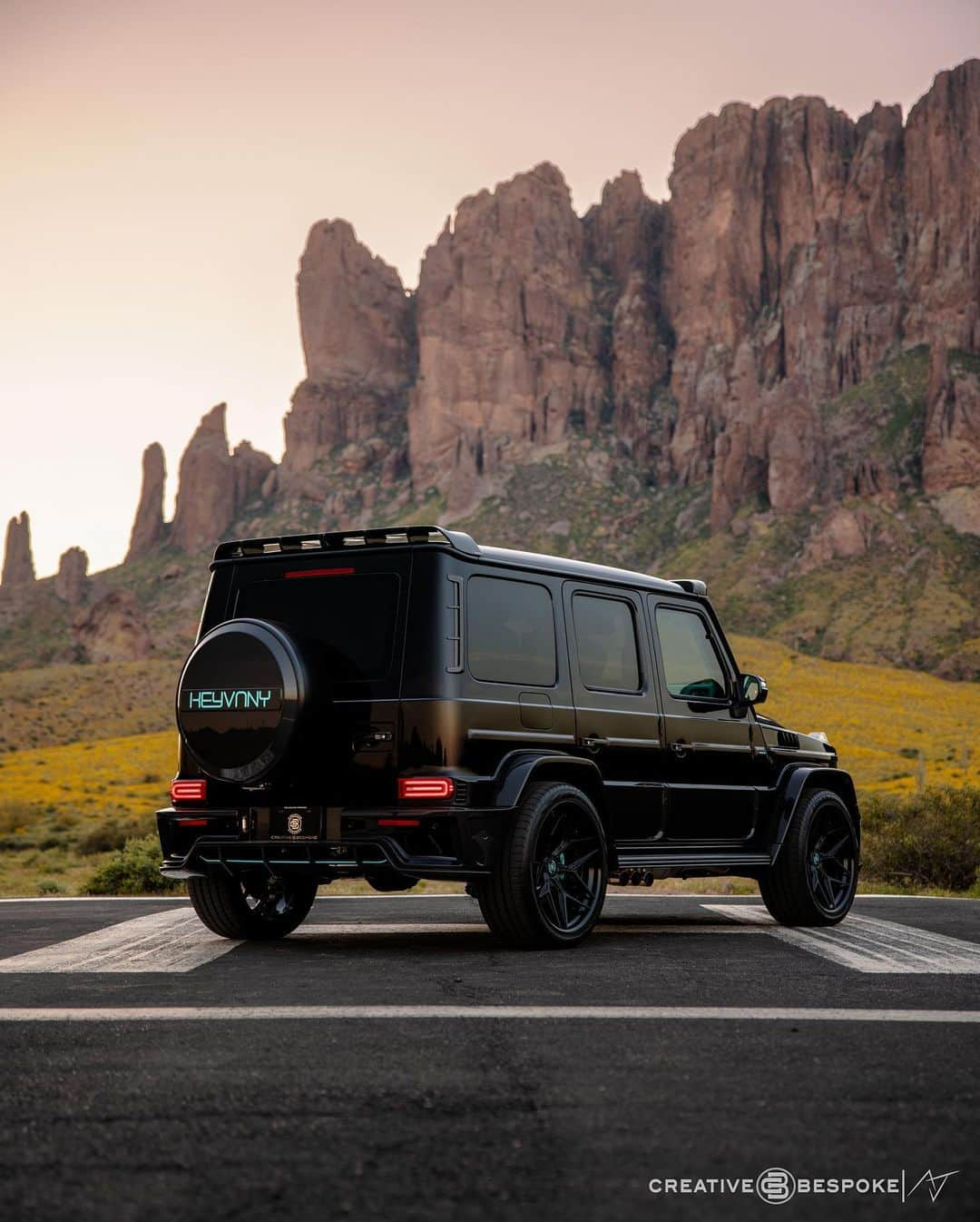 CARLiFESTYLEさんのインスタグラム写真 - (CARLiFESTYLEInstagram)「The @keyvany_usa G-Wagon that @creativebespoke built!  Built by @cb_autosalon #carlifestyle #gwagon」5月13日 7時01分 - carlifestyle