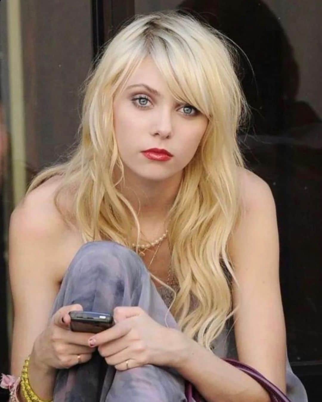 テイラー・モンセンのインスタグラム：「#fbf waaaay back #blackberry」