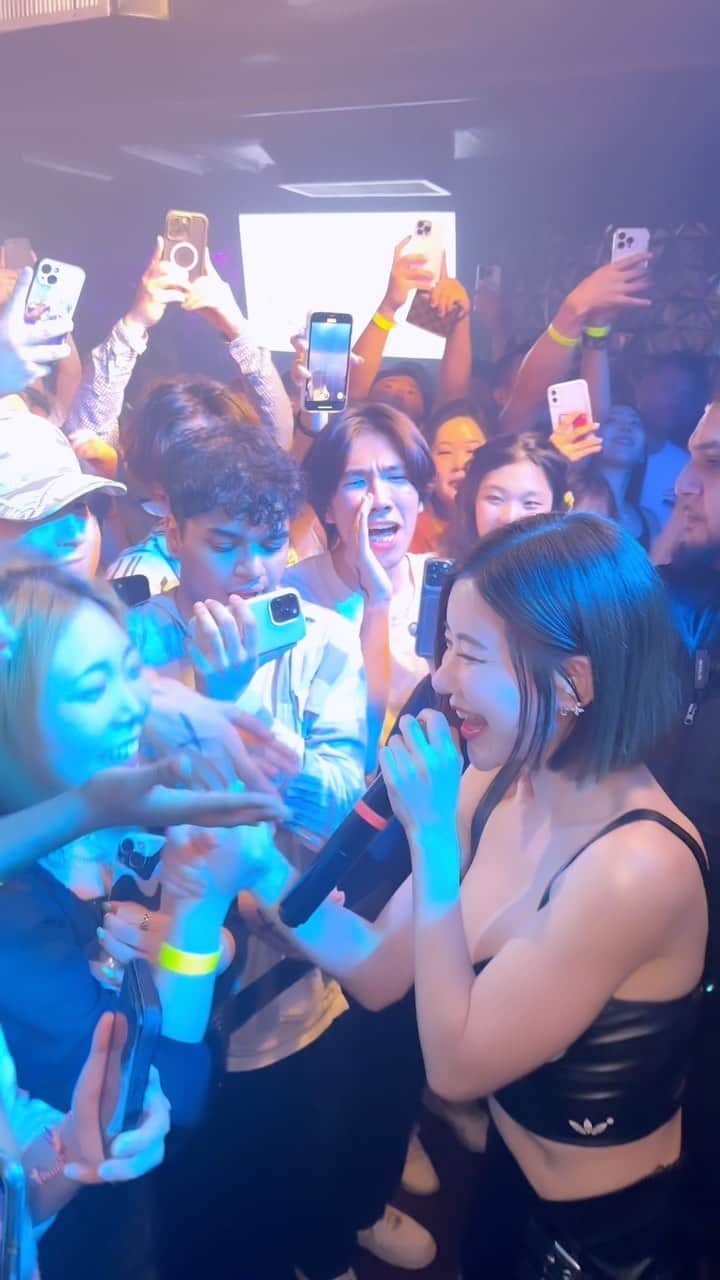 Dj Sodaのインスタグラム：「Yesterday, #washingtondc was 3rd city of my 4th US tour. It was so incredible that I couldn’t forget all of you.🥹💕I have a show tonight at Vancouver, Canada @harbourconventioncentre @harboureventcentre see you soon! TGIF❤️‍🔥🇨🇦😘🙌🏻」