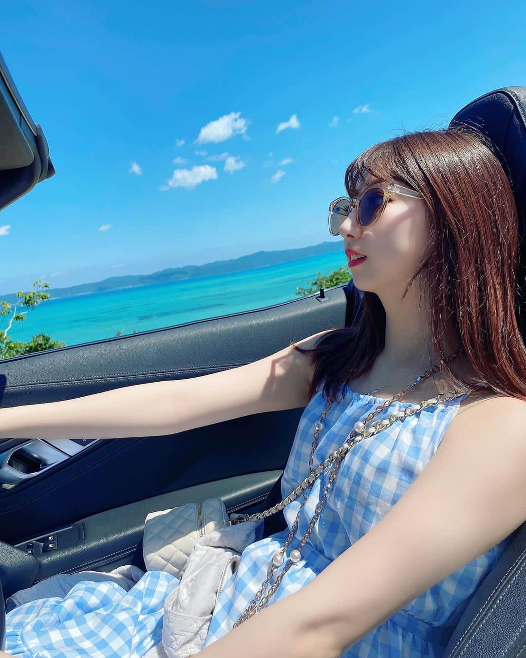 おもちのインスタグラム：「★  ・ ・ ・  実は運転するの好きなの🚗³₃ でもずーっとようこが運転してくれた️😎☀️.°笑  ・ ・ ・  #沖縄 #那覇 #名護 #古宇利島 #恩納村 #女子旅 #ドライブ #沖縄ドライブ  #沖縄ホテル #海人の宿 #プライベートプール付きヴィラ  #burlesque #burlesquedancer  #burlesqueshow #burlesquelife  #burlesquetokyo #burlesquegirl  #バーレスク東京 #華世代 #愛嬌モンスター」