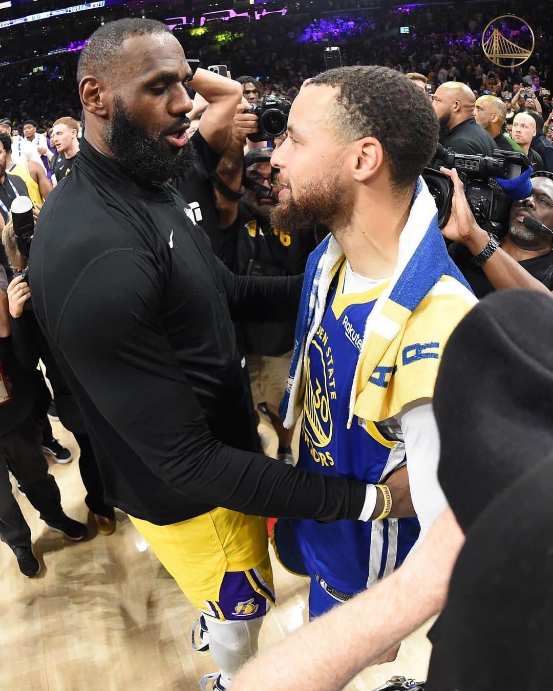 ゴールデンステート・ウォリアーズのインスタグラム：「The utmost respect between greats of the game.  Congrats, @lakers」