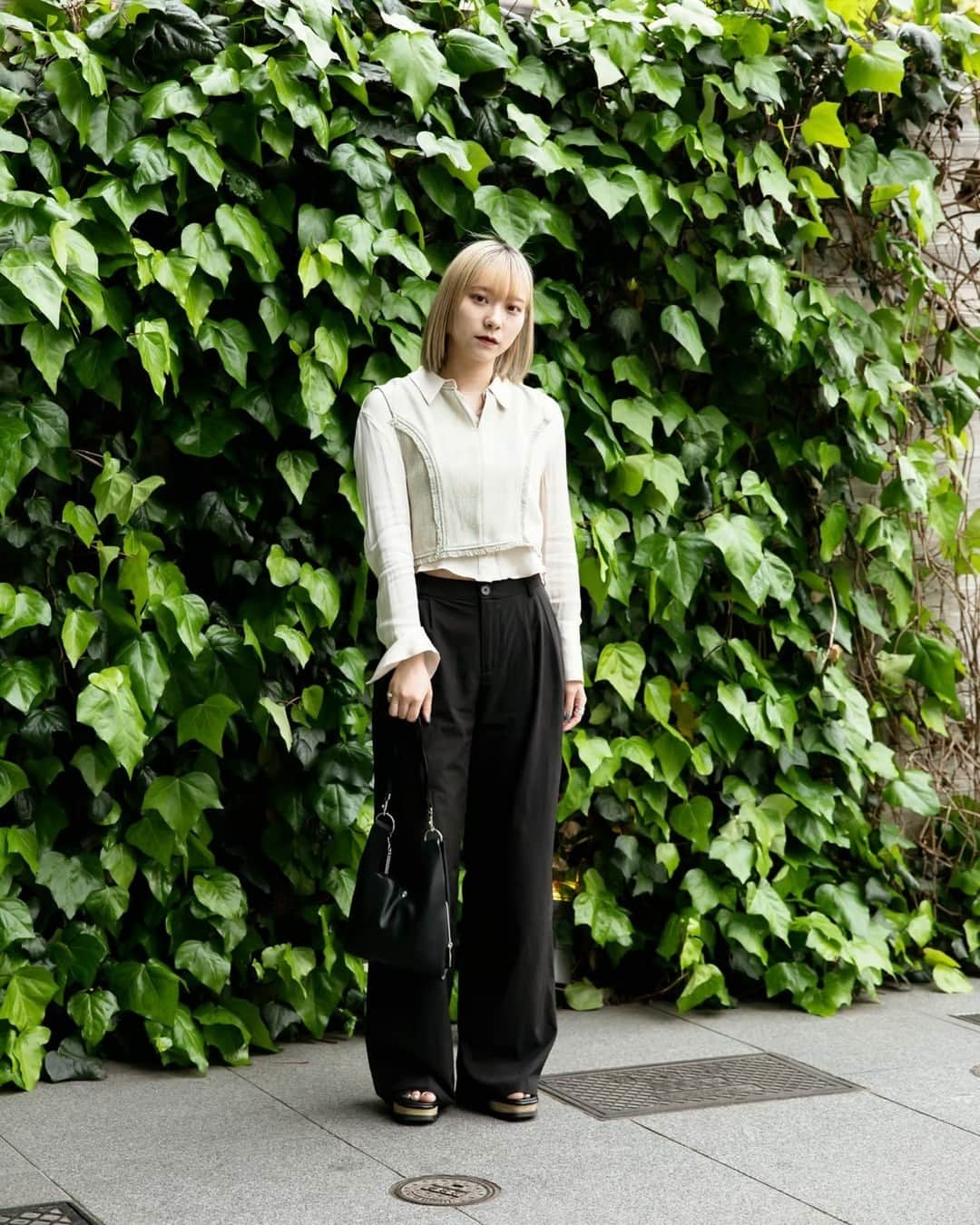 のインスタグラム：「Name: tomomi⁠ ⁠ Outer #ANOGH⁠ Tops #ZARA⁠ Pants #SHEIN⁠ Bag #norienomoto⁠ Shoes #SOREL⁠ Bracelet #norienomoto⁠ Ring #Jouete⁠ ⁠ Photo by @onokoro0710⁠ ⁠ #スナップ_fs #fashionsnap #fashionsnap_women⁠」