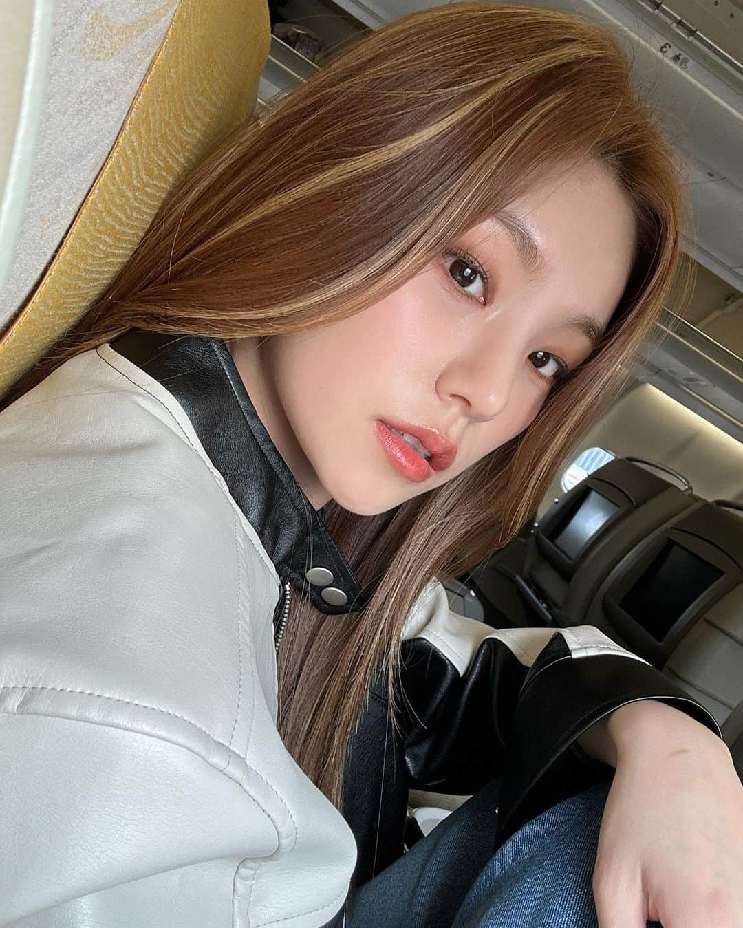 ITZYさんのインスタグラム写真 - (ITZYInstagram)「다녀오겠습니다🌼」5月13日 10時04分 - itzy.all.in.us