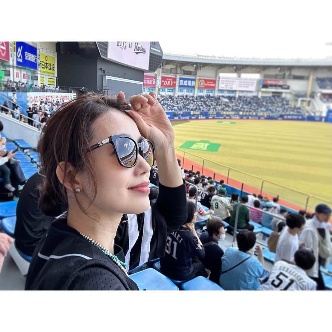 武藤京子さんのインスタグラム写真 - (武藤京子Instagram)「* * 先日の野球観戦⚾️では @brightage_japan の CCクリーム 『リフトホワイト UVベースCC』を * ファンデーションなしでも しっかりカバー もちろん下地としても🙆‍♀️ * UVケアと 美白・保湿も同時に✨✨ * #brightage #ブライトエイジ #リフトホワイトuvベースcc #野球観戦 #zozoマリンスタジアム」5月13日 10時09分 - kyokomuto0628