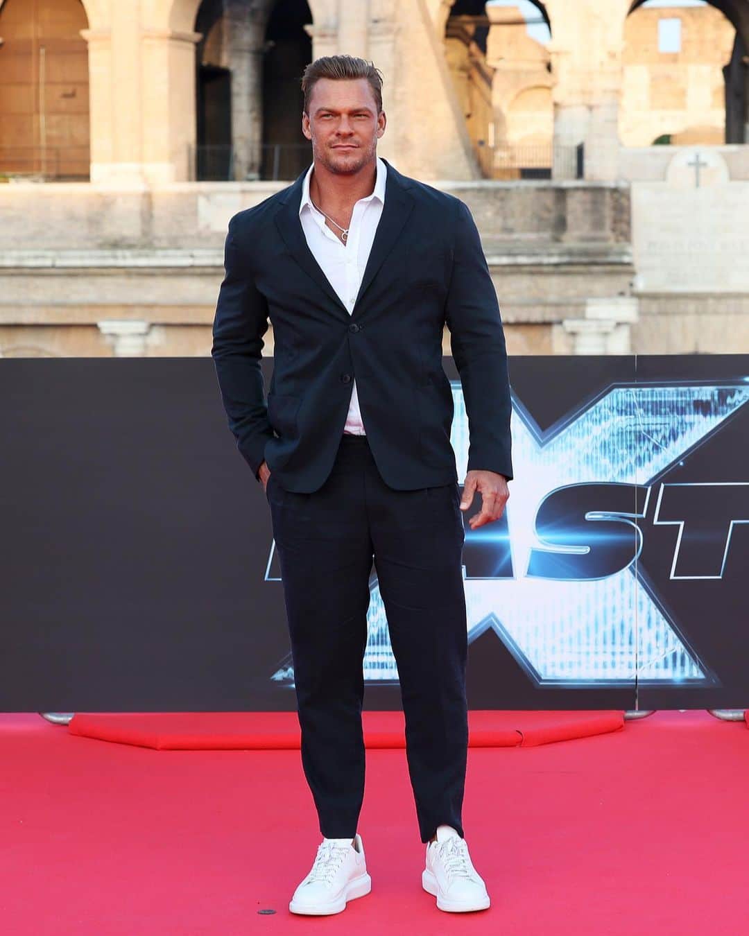 Just Jaredさんのインスタグラム写真 - (Just JaredInstagram)「Jason Statham (with partner Rosie Huntington-Whiteley), John Cena (with wife Shay Shariatzadeh), Tyrese Gibson, Scott Eastwood, and Alan Ritchson all hit the red carpet for the #FastX premiere in Rome! #JasonStatham #JohnCena #TyreseGibson #ScottEastwood #AlanRitchson #ShayShariatzadeh #RosieHuntingtonWhiteley Photos: Getty」5月13日 10時10分 - justjared