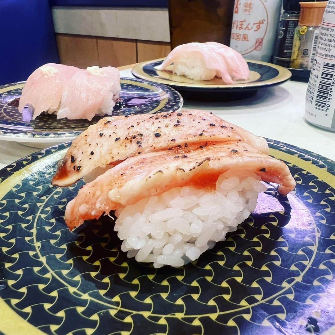 中村愛さんのインスタグラム写真 - (中村愛Instagram)「🍨♡ ・ ・ ・ 最近食べたモノたち☺️☺️ 載せきれてないやつ😁  とにかくよく言われるが アクティブ パワフル フッ軽 陽キャ コミ力お化け👻の中村愛なんですが、  馴れ馴れし過ぎた 距離感バグってた と最近は反省の日々。  人との距離感の天才になるが今年の目標👍👍  でも目標あるのが嬉しい☺️なんで思うポジティブお化けw #自己肯定感高め 笑 結果わたしはお化け👻笑」5月13日 10時36分 - nakamuramura_ai