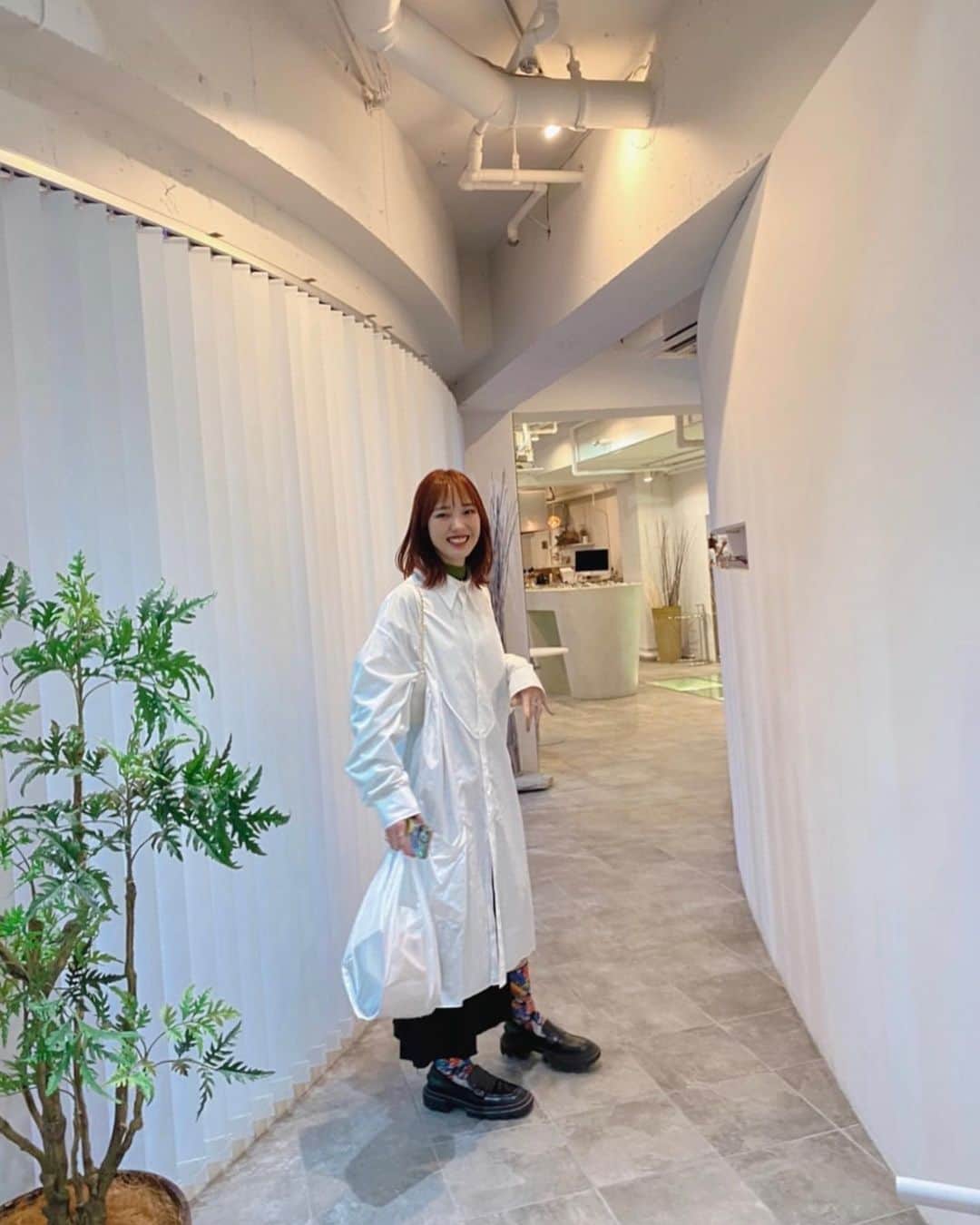 飯窪春菜のインスタグラム：「🦢🌿  にっこにこ☺︎」