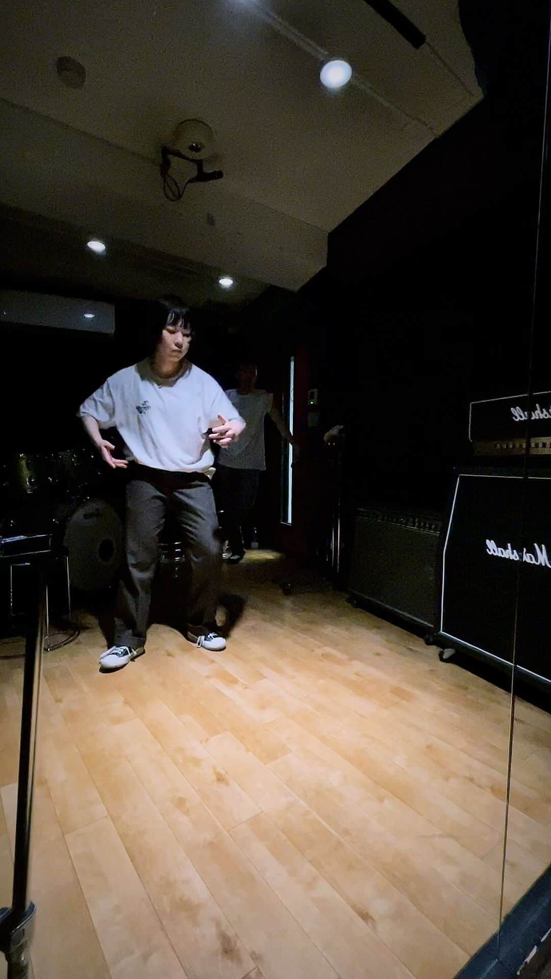 小島あやめのインスタグラム：「☁️☁️☁️ #dance #popping #animation #boogaloo #popdance #dancer #music #wave #cobra #robot #slow #hiphop #chill #feel」
