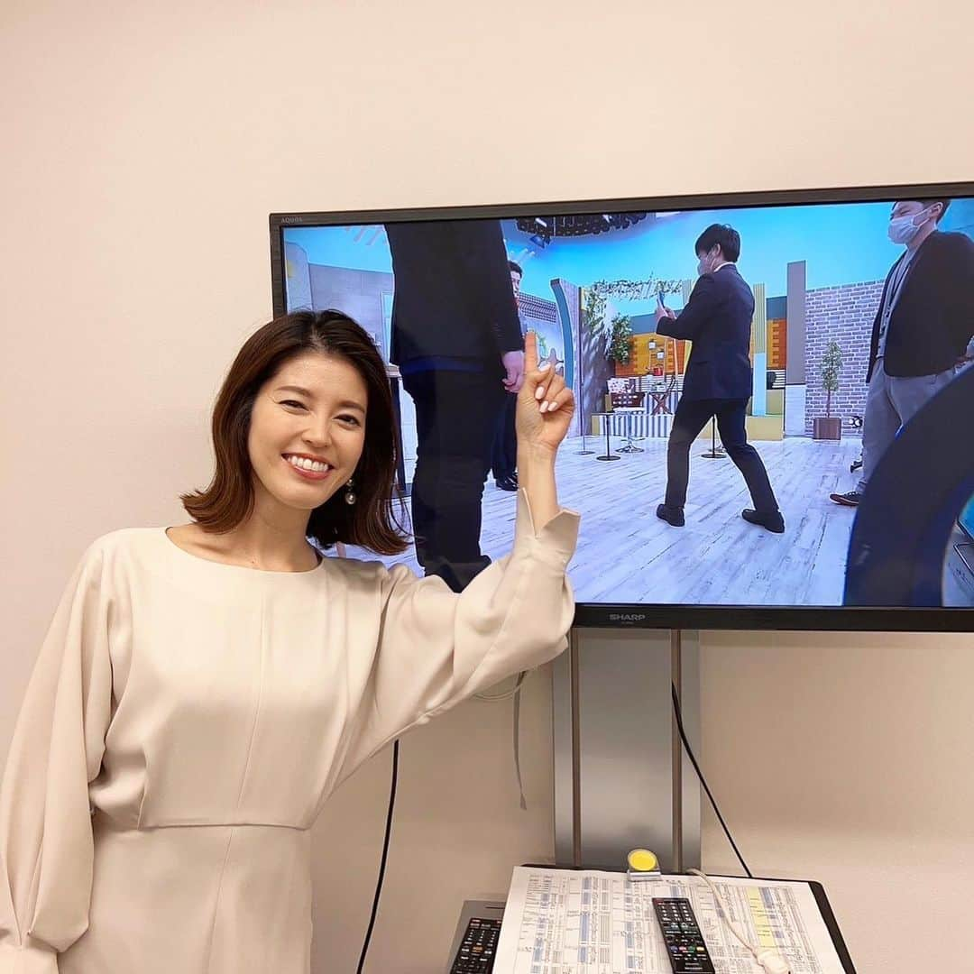 神田愛花さんのインスタグラム写真 - (神田愛花Instagram)「今日午後４時から、テレビ大阪制作 テレビ東京系列『もしものマネー道』に出演します💰💕 久し振りに石井亮次アナにお会いできて、しかも一緒にMCをさせて頂き、大興奮でした😍 一分一秒が明日のお金や生活に役立つ番組です❗️ 是非ご覧下さい✨✨✨  #NYC #ニューヨーク #Barbie #バービー #pink #ピンク #テレビ東京 #テレビ大阪 #もしものマネー道 #もしマネ #神田愛花」5月13日 11時22分 - aikakanda