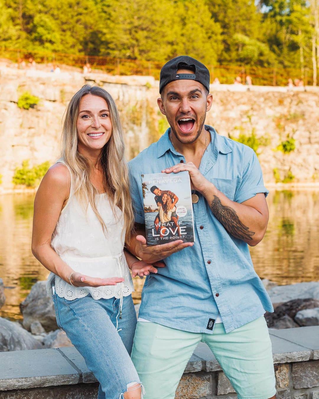 のインスタグラム：「Last year we released our book “What if Love is the Point”! It was such a special and vulnerable experience. (If you’ve read it comment below and let us know what you thought!) This year we get to follow that book up with “Love IS the point”. It is a 100 day journey on how to share God’s love with those around you. So much more to share with you guys soon. The last photo is a little sneak peek! It is currently available for preorder!」