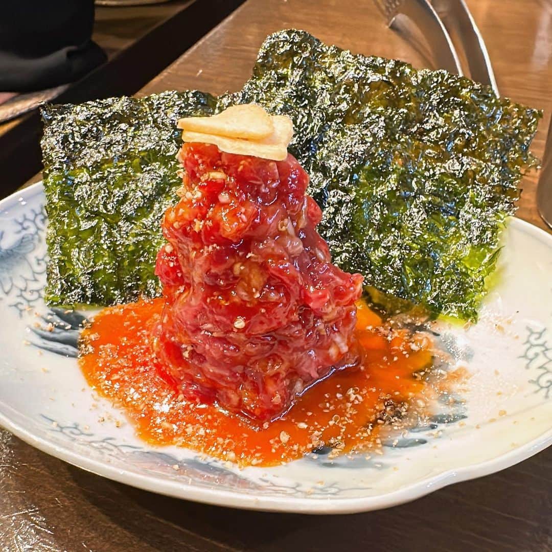 山岸久朗さんのインスタグラム写真 - (山岸久朗Instagram)「見た目も味も最高レベルの大阪焼肉。  #pome #pomeranian  #keirakuyakiniku  #keirakuyakinikupome  #shinsaibashi  #nagahoribashi  #osakamiami  #osakayakiniku  #yakiniku  #hormone #offalmeat  #korianbbq  #meat #meatlove  #meatstagram  #audemarspiguetroyaloak  #royaloakconcept  #26589 #26589io  #watchaddict」5月13日 11時57分 - yamaben