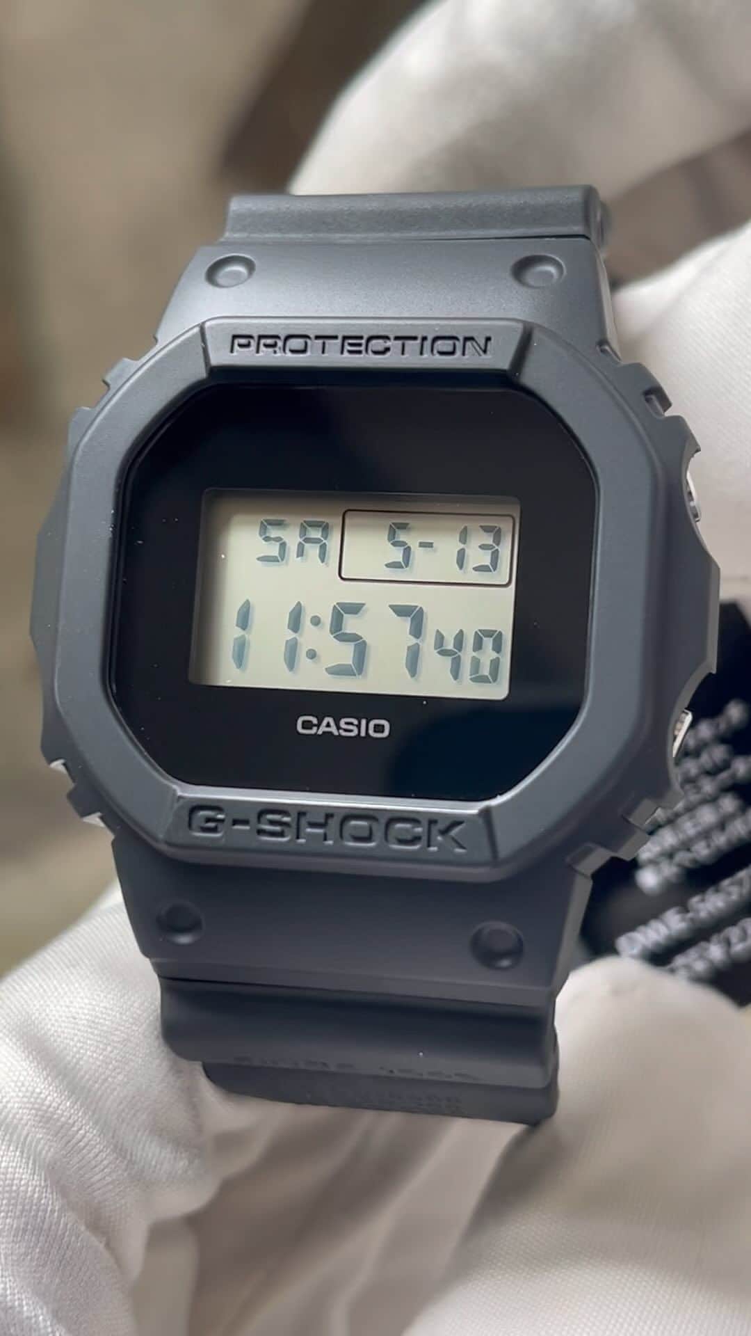 NAKANIWA WISPのインスタグラム：「G-SHOCK 40th Anniversary REMASTER BLACK DIGITAL 5600 SERIES DWE-5657RE-1JR ￥22,000  ■お問合せ NAKANIWAWATCH 〒542-0081 大阪市中央区南船場4-10-3 TEL:06-6251-7573 Mail:info@nakaniwa.co.jp LINE ID: @910caqbg  #NAKANIWA #NAKANIWAWATCH #仲庭時計店 #Japanwatch #5600SERIES #DWE5657RE1JR #GSHOCK」