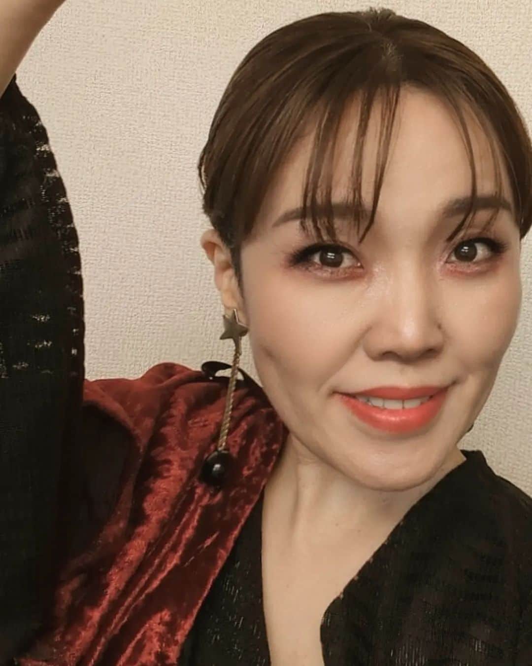 隅田美保のインスタグラム：「///  次回舞台ヴィジュアル公開！ 今回はかなり濃いめの舞台メイクです  #隅田美保 #舞台歓楽街の女王リア #6月21日から25日まで #下北沢劇小劇場にて #チケット予約お待ちしています #詳しくはプロフィール欄下の舞台情報から」