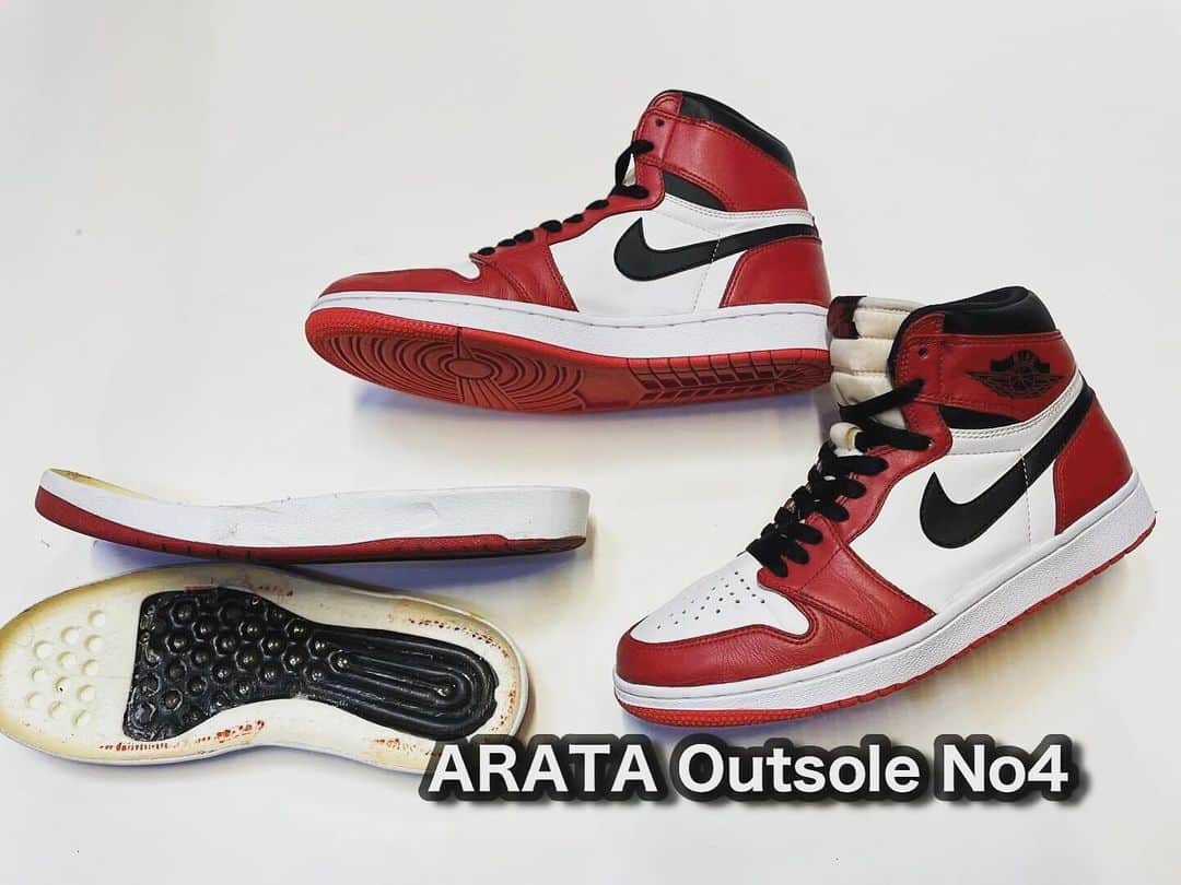 Sneaker At Randomのインスタグラム：「ARATA Outsoleを使用した ソール交換の修理例です。  ARATA Outsole No4  現在は白赤、白青の2カラー展開  ソール交換の お見積もりご希望のお客様は アトランダムホームページのお問い合わせから、 お気軽にご相談下さい。  #スニーカーアトランダム#junkyard#ジャンクヤード#sneaker#スニーカー#スニーカー修理#スニーカーカスタム#市川#本八幡#梅田#阪神梅田本店#心斎橋#高円寺#angeluspaint#アンジェラスペイント#arata#アラタ#ソール#aj1 #dunk #nike #airforce #jordan1」