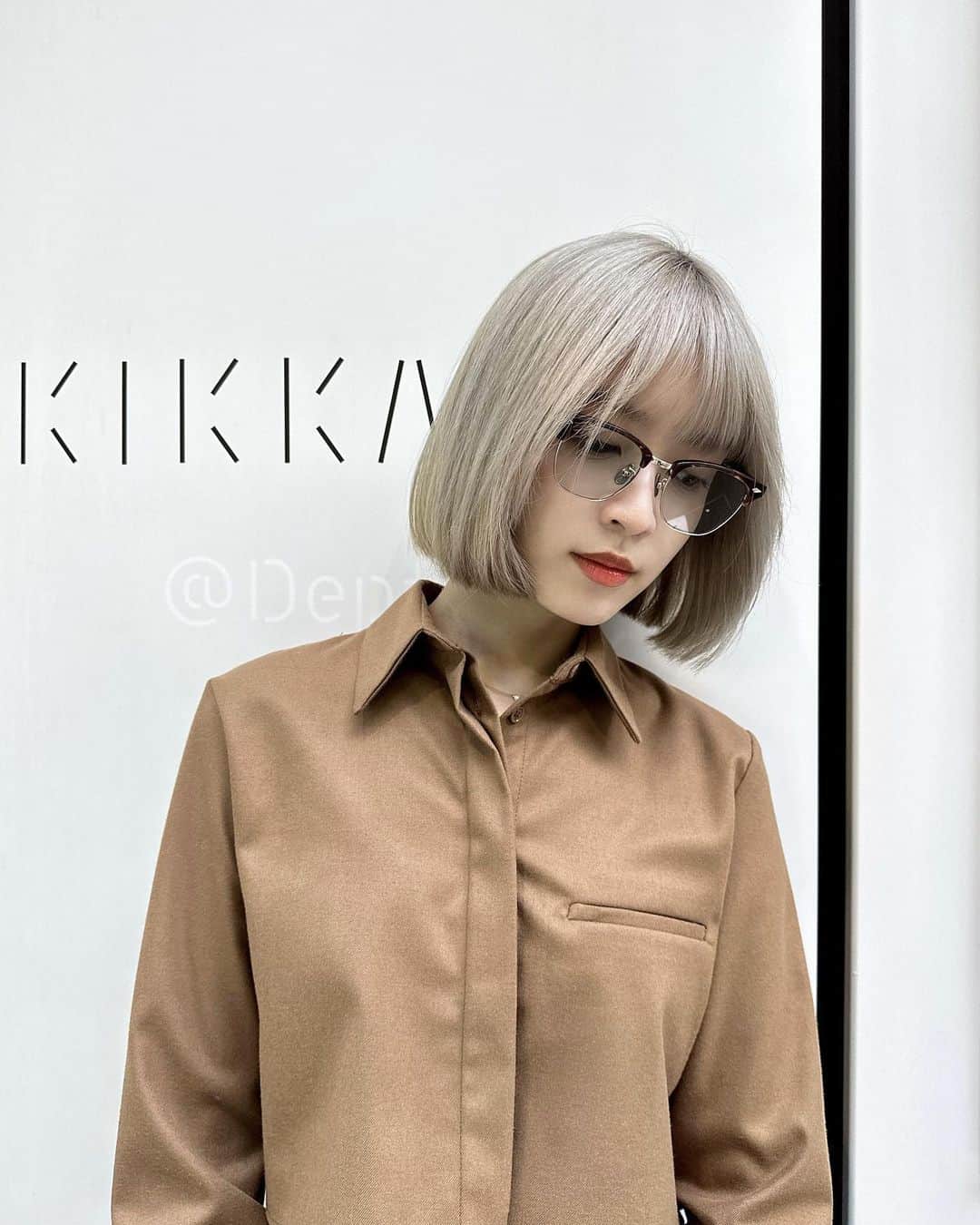 松本愛（まあぴぴ）さんのインスタグラム写真 - (松本愛（まあぴぴ）Instagram)「🆕✂️🎨 ・ ・ 少し前に髪をちょっとだけ切りました カラーはホワイトブロンドに🦋 ・ ・ @kikkake___yu  @yuuki.h0412  @kikkake.hair」5月13日 12時14分 - aimatsumoto_45