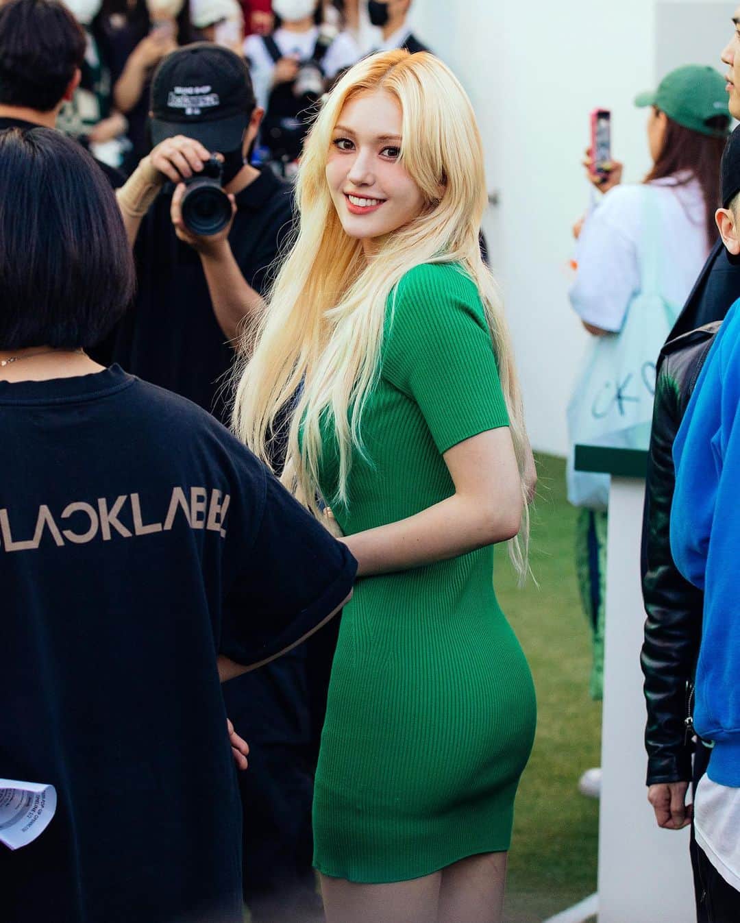 가로수길 , Seoulのインスタグラム：「LacosteCelebrates90 @lacoste 🐊🐊🐊🐊🐊🐊🐊🐊🐊🐊  Thx @somsomi0309 ✨  니 밀라노에서 소미 제대로 못봤는데 어제 라코스테 90주년 행사에서 원없이 봤다앙 🥹 엘프야? 🧝🏻‍♀️🧚🏻‍♀️」