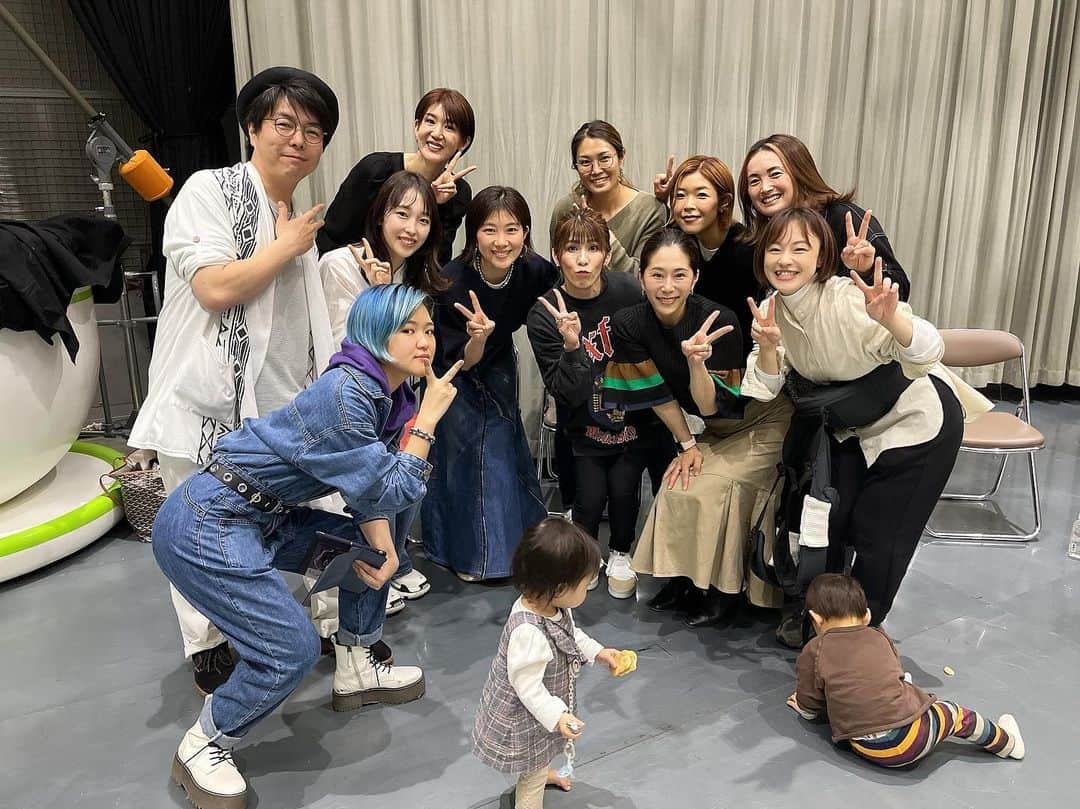 中川真依のインスタグラム：「. いよいよ明日オンエア😆❣️  『オールスター合唱バトル』 5月14日(日)よる7時〜 フジテレビ📺🎶  合唱を素晴らしいものにするために みんな必死に頑張ってたけど 毎回の練習が楽しくて😍  お世話になった先生方 @dreamersunionchoir も 本当に優しくて面白くて 終わってしまう事がすごく寂しかったです🥹  オンエアもずっと楽しみだったけど 終わってしまうのがまた寂しい...🤣🤣  #合唱バトル #アスリートチーム #たのしすぎた  #みんな大好き」