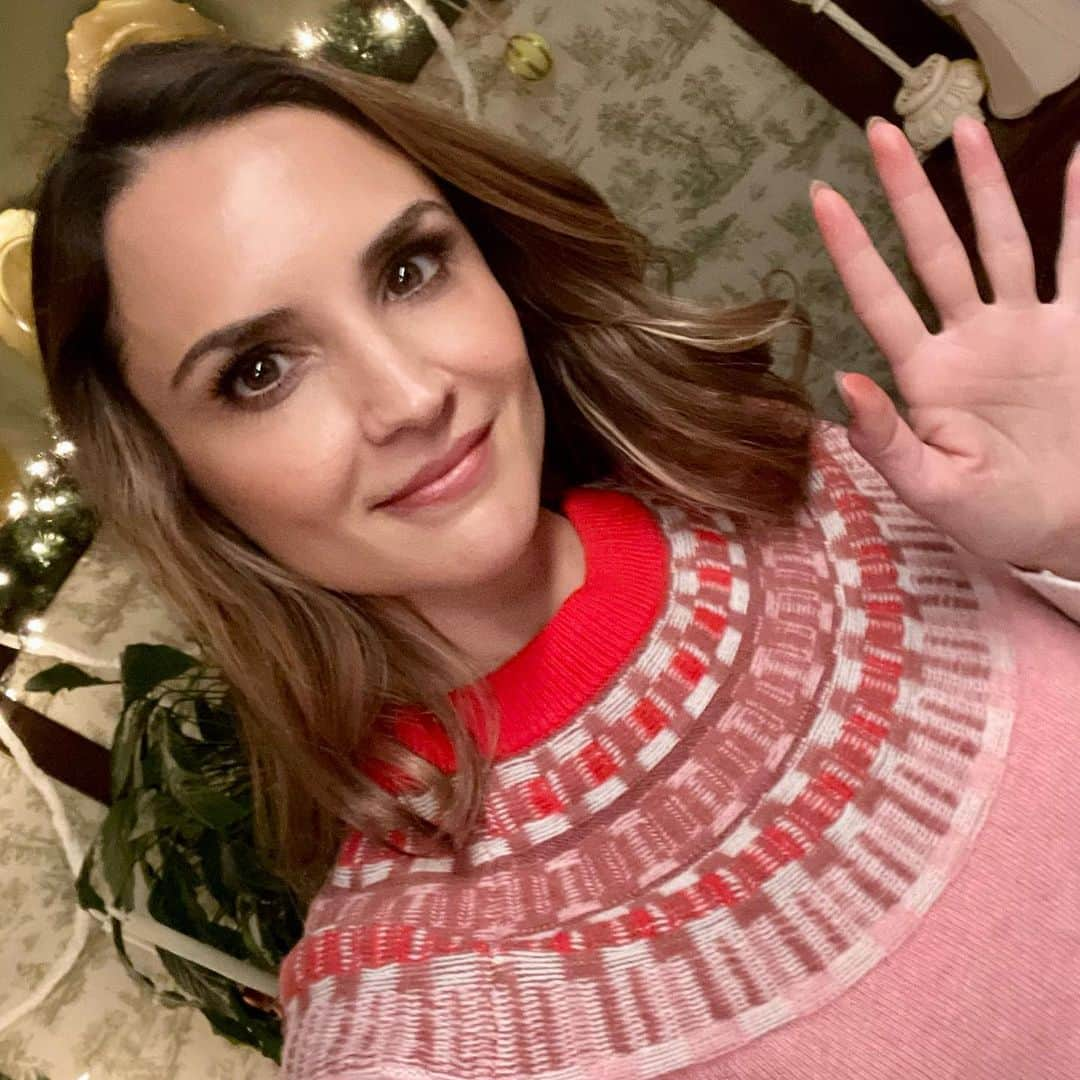 レイチェル・リー・クックさんのインスタグラム写真 - (レイチェル・リー・クックInstagram)「It’s Christmas o’clock somewhere🎄」5月13日 12時45分 - rachaelleighcook