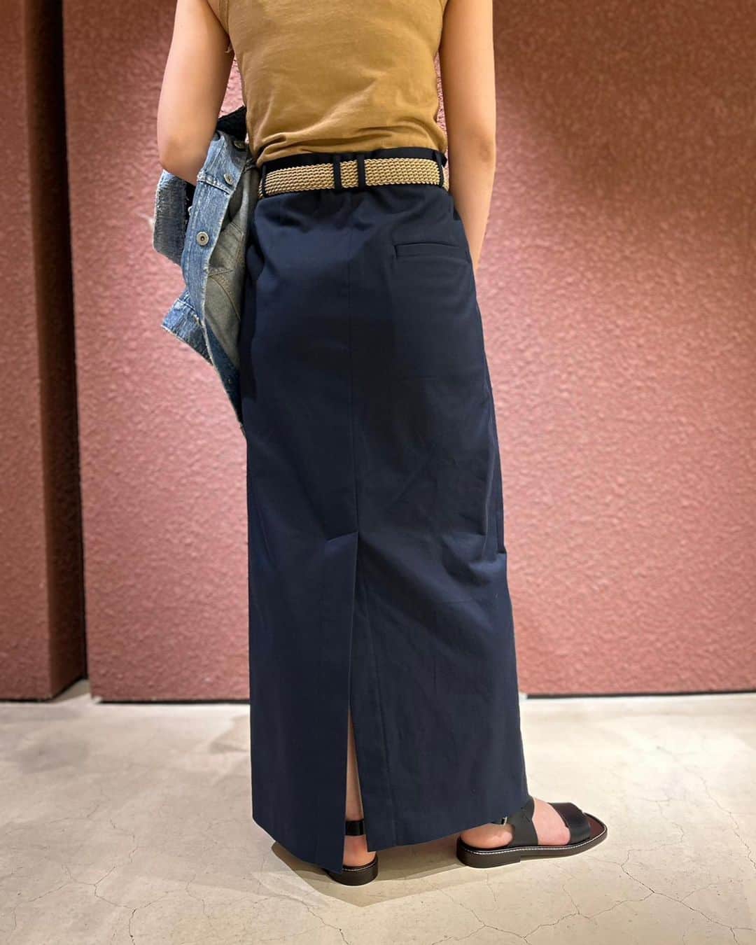 6(ROKU) OFFICIALさんのインスタグラム写真 - (6(ROKU) OFFICIALInstagram)「-  6 tuck skirt ¥24,200- tax in  @wryht_official tank top ¥15,400- tax in  @laiglonofficial belt ¥18,700- tax in  #roku #wryht #laiglon」5月13日 12時51分 - 6______roku