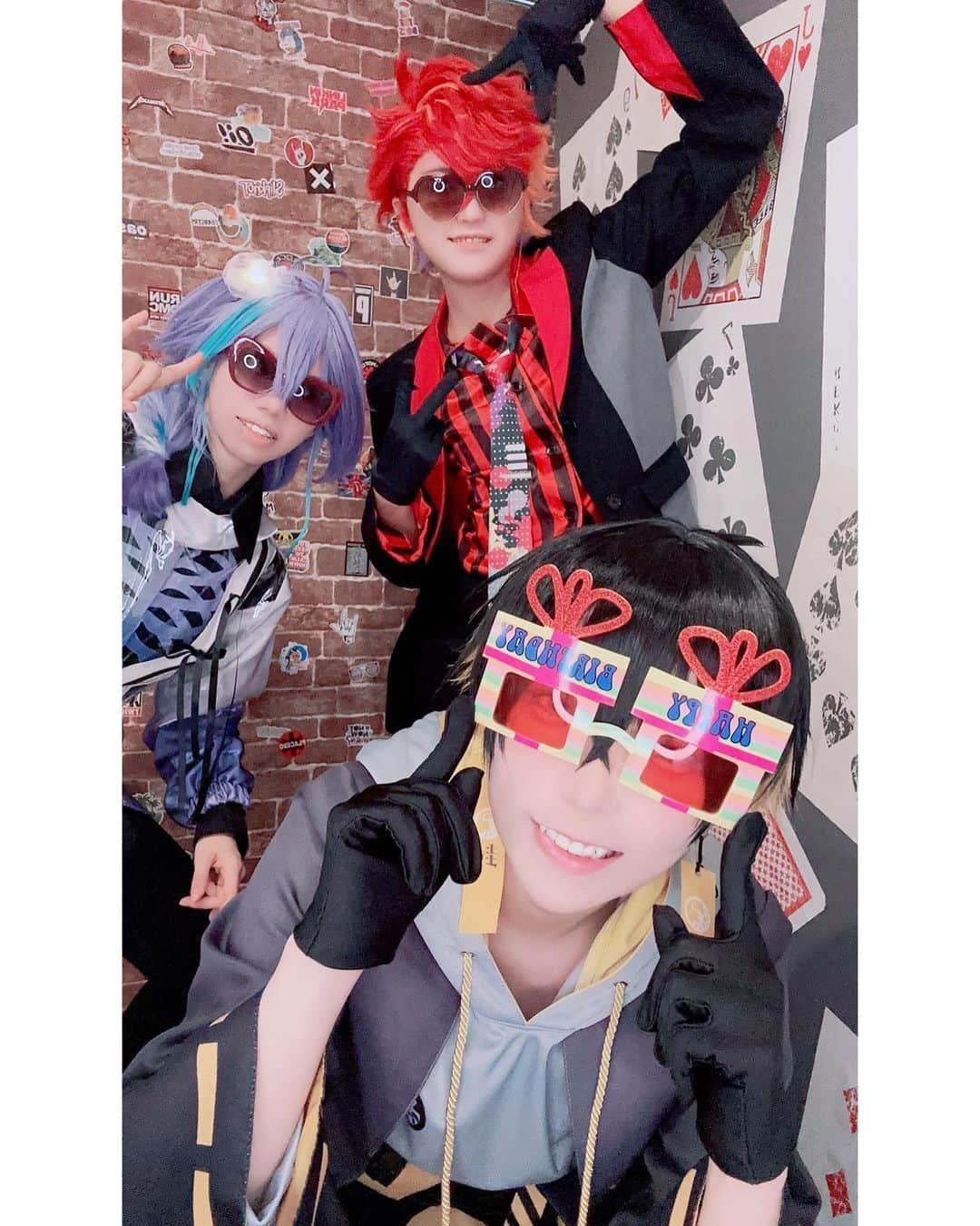 小桃さんのインスタグラム写真 - (小桃Instagram)「頑張ってこたつを作った‼️🥳💕 UPROAR!! 併せ！実質こたつ撮影会だけど😂www  🦡：小桃SiuTao 🃏：クルマ (@kusatome) 🖌：ももたん (@momo_27_27) 🕯：ティン (@jess437598)  (@ = Twitter Acc)  #UPROAR #アップロー #ホロスターズ #holostars #夜十神封魔 #羽継烏有 #緋崎ガンマ #水無世燐央  #cosplay #コスプレ #封魔絵」5月13日 23時42分 - siutao1126