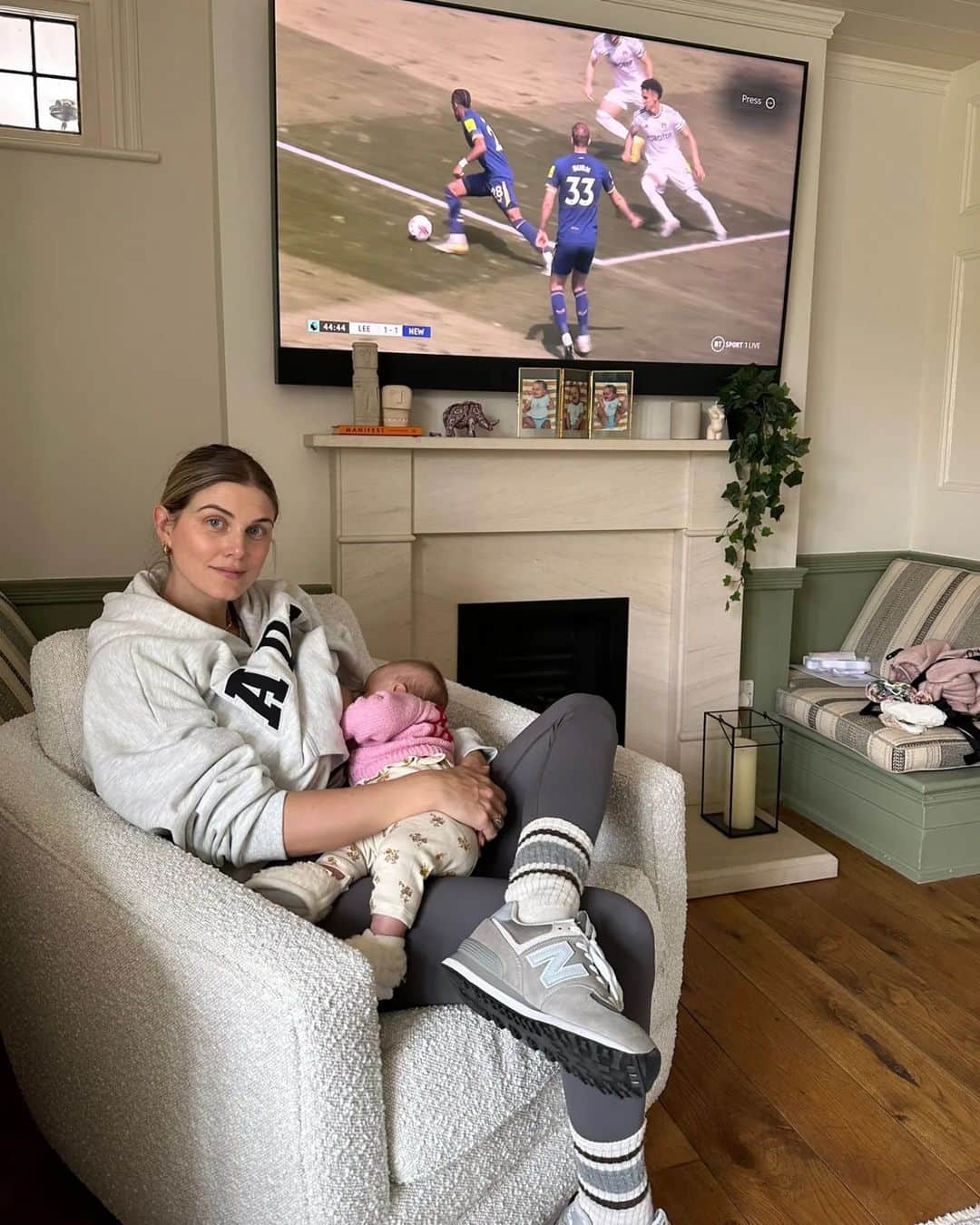 Ashley Jamesさんのインスタグラム写真 - (Ashley JamesInstagram)「I love Saturdays as a family of four. 🍀❤️  It's crazy to think it's only been this way for 10 weeks. It feels like it's always been this way!  Here's how today has looked:   🌄Tommy's got up with Alf at 5am. He sleeps in the spare room as he can have a solid night sleep, whilst I am up with Ada throughout the night in our room. We look forward to the day Alf lies in past 6, but for now Tommy likes his mornings with Alf. They go for a run and pick any shopping we need.  💙 I have cuddles in bed with both babies whilst Tommy gets up and ready.  🩳 Tommy and Alfie went swimming - and Ada and I came to watch. I signed Alf up to swim classes When Ada was born so they have a nice activity to look forward to. Alf got promoted today to the next level.  💩 Ada had a poo explosion and I didn't take wipes out with me. Thank goodness I keep a nappy caddy in the car full of spare clothes and nappies for both babies. Fully recommend.  🤍 We went for brunch whilst Alf had his nap. 🙏  📚 Alf woke up and we had cuddles on the sofa reading his favourite book - Peace at Last. It used to be my favourite too and we read it 1000x a day. I manage to feed Ada hands free by rolling up a muslin and putting it under my b00b.  👨‍👩‍👦‍👦 Now it's an afternoon of getting the house in order and playing.  Oh, and I bought the Adanola hoody that says Ada. I couldn't resist.  Life looks very different than it did a few years ago, but I feel very happy as a family of four. ❤️」5月13日 23時46分 - ashleylouisejames