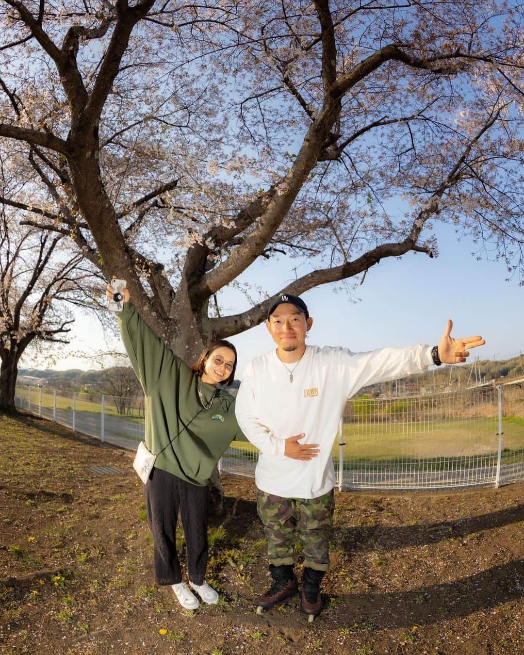 安床武士のインスタグラム：「Happy birthday to my wife❤️ I’m always very happy to be with you✨ Let’s keep having fun together forever.  今日は妻の誕生日✨ 彼女と出会って結婚してなかったら確実に今の自分はなかったと実感できます。 明日からのフランス遠征もチームマネージャーとして一緒に来てもらいますがいつも心強いです！  去年はフランスでパスポートを紛失してめちゃくちゃ大変な事にもなりましたが今となっては良い思い出、と言えるのも彼女のおかげです🙏笑(今年は念の為に紛失防止トラッカー購入)  いつもありがとう！これからもよろしく🙌  1枚目は米山公園に撮影に行った時に桜の木の下で撮ったゴイゴイスー笑 何気にPhoto by @satoshi.saijo 🙏笑  #ごいごいすー」