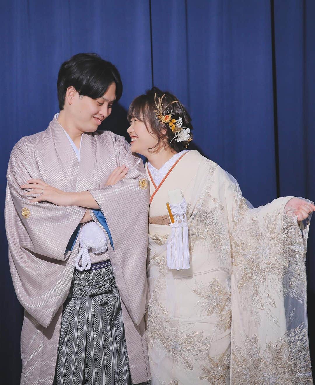 スタジオアクア新宿店さんのインスタグラム写真 - (スタジオアクア新宿店Instagram)「インスタ限定キャンペーン♪ スタジオ撮影のお客様に今なら2着目無料キャンペーン実施中！！「話題のマルレも選べます！」6月限定なのでお急ぎ下さい^ ^ スタジオアクアオリジナルの打掛 #マルレ のご紹介と屋内庭園スタジオのご紹介✨ インポートのレースで作成したスタジオアクアオリジナル打掛になります✨ドレスのような打掛で透明感もあって素敵な1着となってます✨ 梅雨の時期や暑い夏に和装のスタジオ撮影はいかがでしょうか✨ 指名も可能です。 Photo📷　@ogawa.deco.ph  Make💄　@m_ishiyama.deco.hm   #MALRE #マルレ #マルレジャック #ウェディングニュース #結婚式準備 #ウェディング #花嫁 #プレ花嫁  #結婚 #花嫁コーデ #花嫁ヘア  #ウェディングドレス  #ウエディングドレス  #2023夏婚  #2023秋婚 #2024春婚  #2024冬婚  #ブライダルフェア  #式場探し #撮影体験  #和装ヘアアレンジ  #和装前撮り  #和装花嫁  #撮る結婚式 #プレ花嫁さんと繋がりたい #weddingphoto #カップルフォト  #街ブラロケ #ヘアカラー  #ストリートスナップ   -——————————— フォトグラファー、ヘアメイク、フォトプランナーを募集中！  私たちと一緒に働きませんか？ 私たちと一緒に新郎新婦の夢を叶える仲間を募集中✨ @decollte_recruit」5月13日 22時52分 - studioaqua.shinjuku