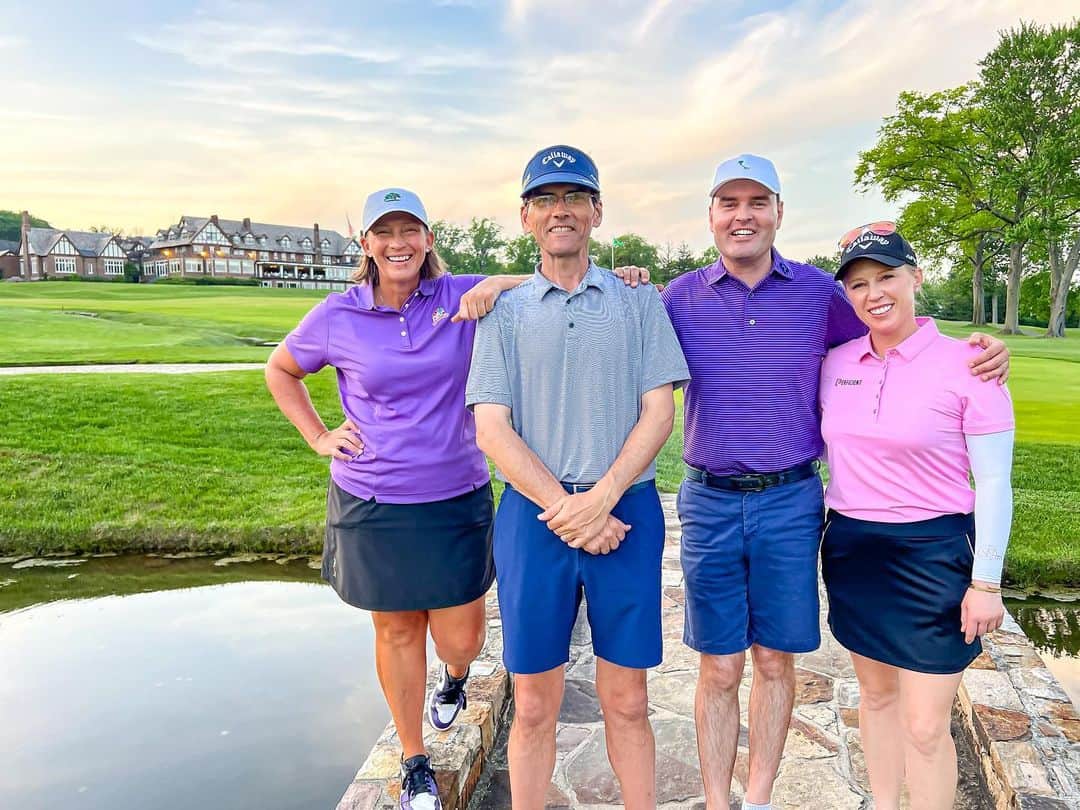モーガン・プレッセルのインスタグラム：「Got a round of golf in after the show yesterday at @baltusrolgolfclub, site of the @kpmgwomenspga next month. Walking up the 18th at dusk was quite special, the best time of day to play golf! The rough is already thickkkkk - going to be a great test!」