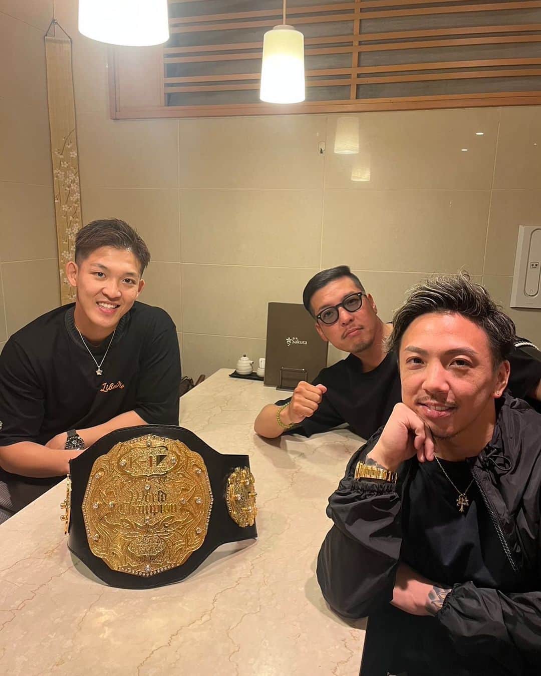 のインスタグラム：「. 今日は練習後に @yohei.k_5 さんと @ryu_8_1989 さんと食事へ🍣 楽しかったし美味しかった🤤 ありがとうございました☺️」