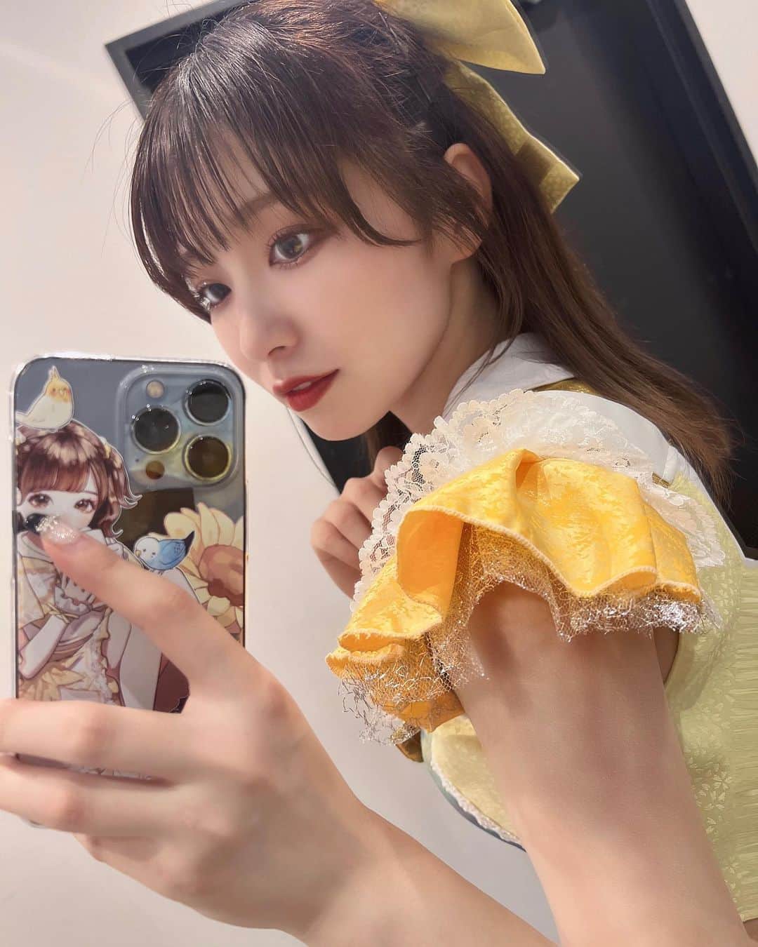 星野理沙のインスタグラム：「🎀  髪の毛伸びたなって最近思うこと増えた！ 今日は雨だからストレートにしたけど、実際ストレートの方がキープするの大変です🥲☔️  ポニテとかツインテールとかいろんな髪型ができるようになってきて楽しいです🪄 どんな髪型の時も褒めてくれてありがとう！  あしたは母の日ですね🤱 すっかり忘れて何も準備してない💁‍♀️ みんなは何か買った？  そんな母の日、 ラブアグライブあります👍👍  『お母さんいつもありがとう単独公演公演』 📍渋谷takeoff7 ⏰15:40開場/16:00開演 🎤16:00〜16:45 📸16:55〜18:20  特典会は私服＋エプロンです🔆 土日の単独久々だね！渋谷で会おう〜〜！」