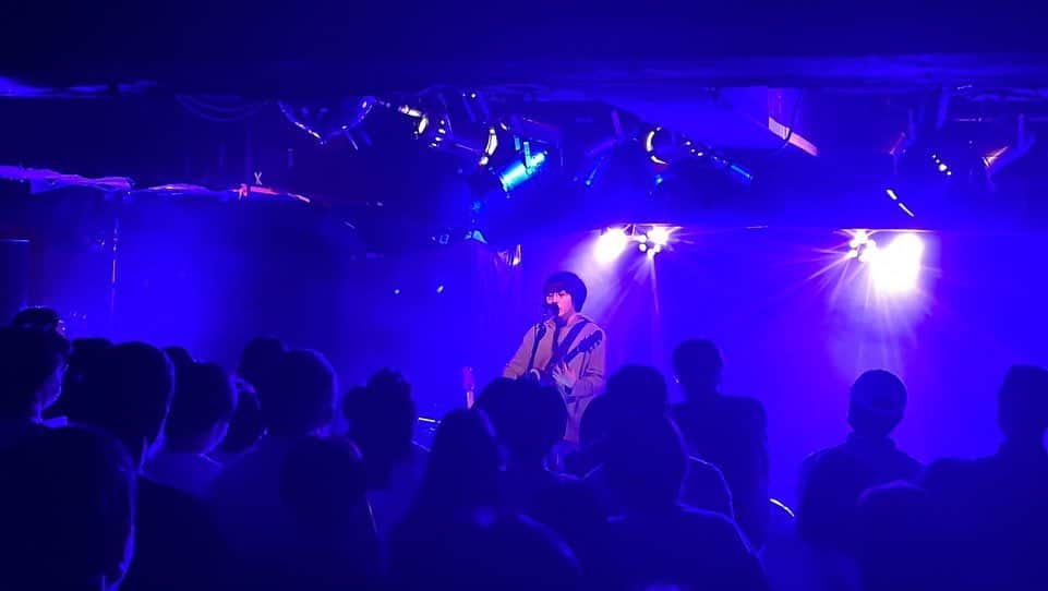 崎山蒼志さんのインスタグラム写真 - (崎山蒼志Instagram)「ツアーはたち・みずのかたち at 新潟 GOLDEN PINGS REDありがとうございました！ 皆さまとまたお会いできたら嬉しいです。  イカした楽器屋さんで、可愛い狂ったテルミンとも出会えて嬉しいです。日本酒も、飲みます！適度に🍶  次回は5/20 香川 高松DiME 、翌日5/21は広島 SECOND CRUTCHです。近隣の皆さまぜひ。お待ちしています！」5月13日 23時39分 - soush.i_sakiyama