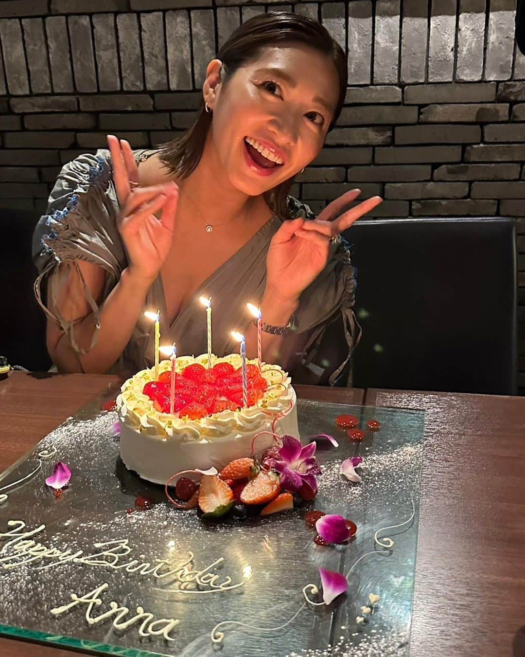 久保杏奈さんのインスタグラム写真 - (久保杏奈Instagram)「最高な誕生日！  Best birthday ever, thank you all for everything！！  #mybirthday」5月13日 14時39分 - ___iam_anna___