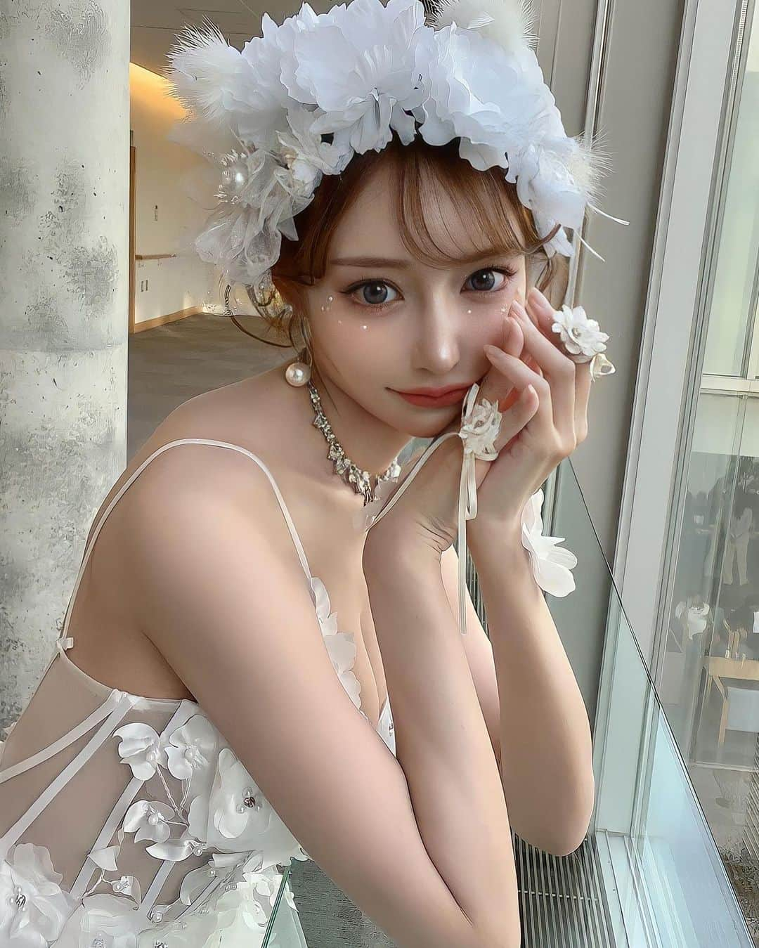 明日花キララさんのインスタグラム写真 - (明日花キララInstagram)「衣装とヘアメが可愛すぎて 写真撮りすぎてしまいました🪷🪷🪷 何枚目が好きですか？👰🏻‍♀️🪽  #花の妖精 #かめはめはじゃないよ #Flower です👐🏻 @dress_tika」5月13日 14時55分 - asukakiraran