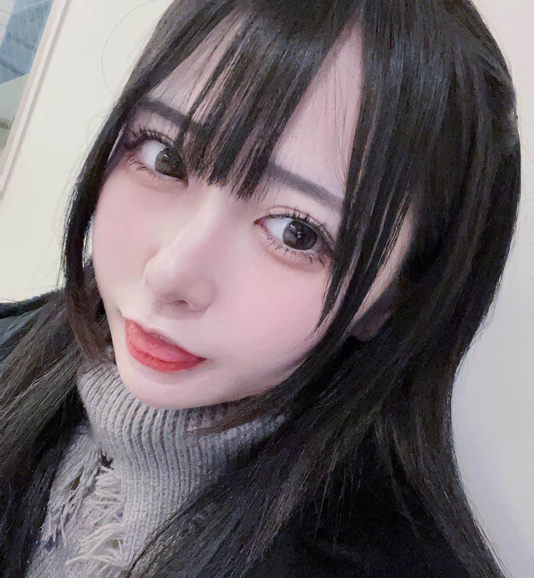 ねおきまこのインスタグラム：「んびゃ」