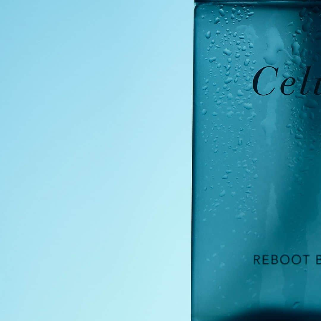 celvoke.jpさんのインスタグラム写真 - (celvoke.jpInstagram)「⠀ REBOOT BODY MIST 予約受付中  2023年5月26日（金）全国発売  熱を帯びた肌を、クールに潤す 夏を涼するボディミスト  セルヴォーク リブート ボディミスト 限定1種　50mL　 2,970円（税込）  使用方法：腕や首筋など、汗のべたつきが気になる部分へスプレーしてください。気分をリフレッシュしたい時にもおすすめです。  ■ オーガニック成分を含む天然由来成分100%で  肌の乾燥を防ぎながら、ベタつかないさらりとした肌へ  外は蒸し暑い一方、室内は冷房で乾燥する難しい季節。 スプレーするたび潤いもチャージできるように、保湿成分を配合。 お肌の乾燥は防ぎながら、ベタつかない使用感です。 4 種のオーガニック成分*を含む天然由来成分100％の処方です。  ■ アップサイクル原料を採用し、環境にも配慮  一つの原料を製造する際に出てしまう廃棄していた部分を再利用し新たな原料として 生まれ変わらせたアップサイクル原料を一部使用。  #Celvoke #REBOOTBODYMIST #bodymist #limited #summer #セルヴォ―ク #限定商品 #ボディミスト」5月13日 15時30分 - celvoke.jp