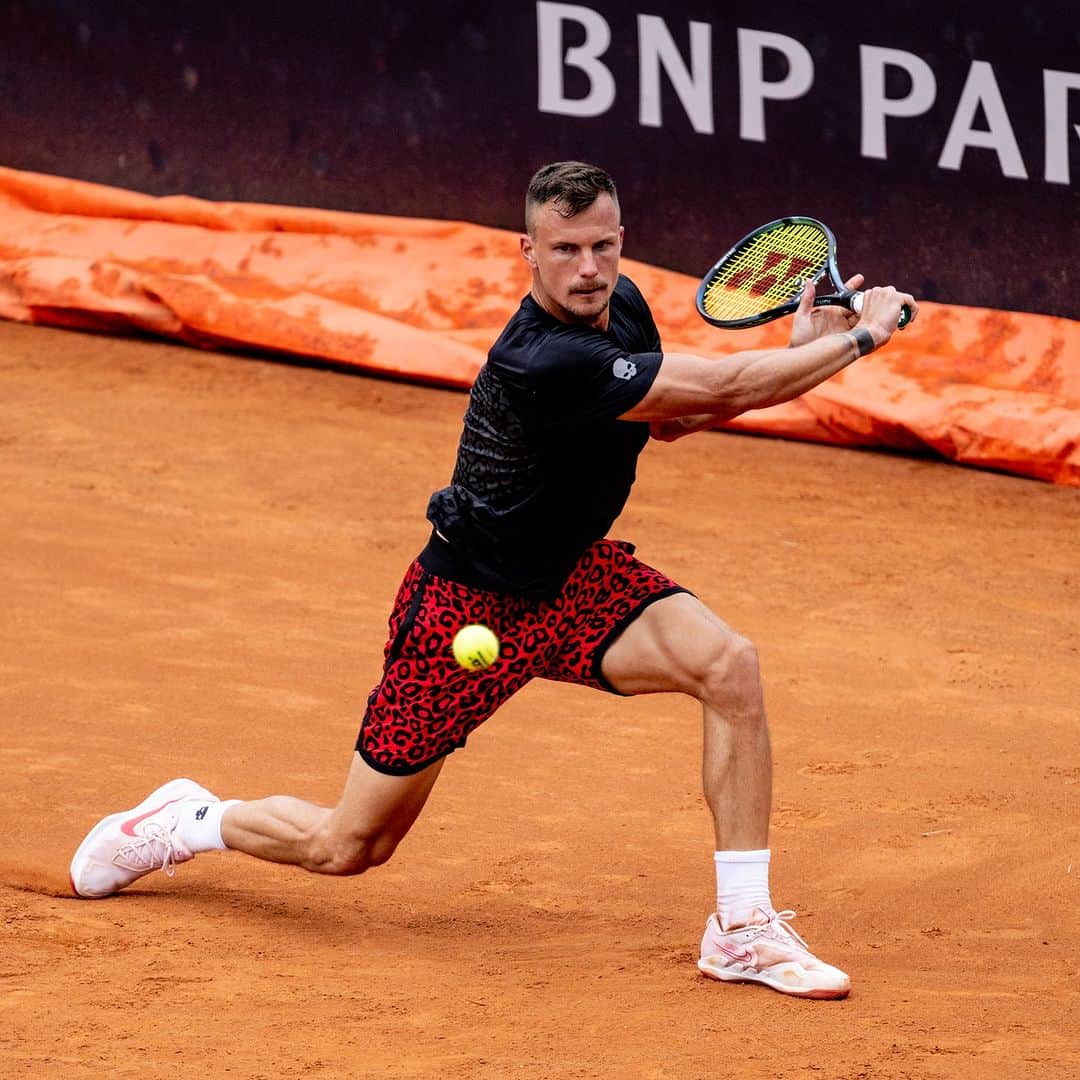 のインスタグラム：「@fucsovicsmarci @ @internazionalibnlditalia  UNIFORM 👉 TECH PANTHER TEE & SHORTS  shop at hydrogen.it  #hydrogen_official #dresslikeapro #luxurysportswear #tennisuniform」