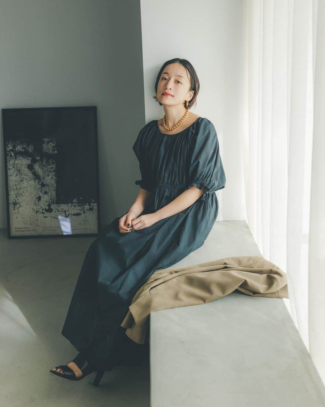 オブレクトのインスタグラム：「ALL ITEM 10%OFF！キャンペーン実施中！  いつも oblekt 【Re:Circulet（リサーキュレット）】をご利用いただきありがとうございます。   日頃の感謝の気持ちを込めまして 期間限定【 ALL ITEM 10%OFF 】キャンペーンを実施中です！   5/12 (FRI) 12:00 -  5/15 (MON) 23:59   Re:Circulet 内の全ブランド・アイテムが対象です。 人気のコラボアイテムを始め、今すぐ着られるアイテムが盛り沢山です。  ※カートにお入れいただきますと自動的に10％OFFとなります。 ※新規会員登録 ¥2,000円 OFFクーポンと併用してご利用いただけます。  大人気の高山都さんとのコラボのオーガニックコットンシアーワンピースも対象です🌿  オーガニックコットンシアーワンピース 程よい透け感、洗いざらした様な軽やかでナチュラルな風合いのオーガニックコットン100%のローン素材を使用🌿 ボリュームタップリのギャザーも、軽やかな素材でエアリーな印象に仕上がっています。  インナー素材にもオーガニックコットンを使用して、柔らかく、着心地の良いワンピースです。  インナーにはパットがついているので、深く開いた背中もインナーを気にせずに着着用いただけます。 ウエスト切り替えもゴムギャザーで伸びがあるため、リラックス感のあるアイテム♡  期間限定のキャンペーンとなりますので、 この機会をお見逃しなく！  詳しくはRe:Circulet（リサーキュレット）オンラインストアをご覧ください。  #oblekt #オブレクト #高山都 さん #recirculet #リサーキュレット」