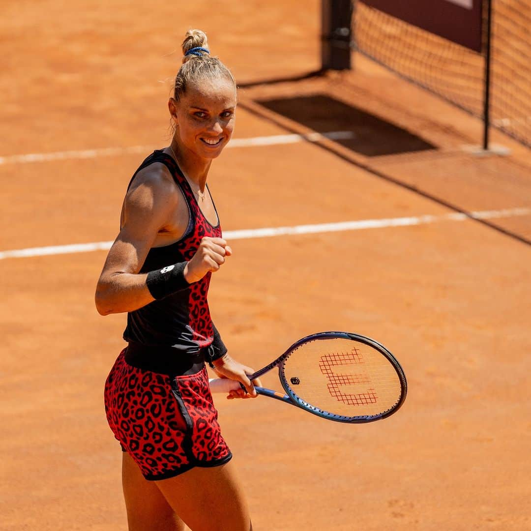 ハイドロゲンのインスタグラム：「@arantxarus1 @ @internazionalibnlditalia  UNIFORM 👉 TECH PANTHER TANK TOP & SHORTS  shop at hydrogen.it  #hydrogen_official #luxurysportswear #tennisuniform #bnlinternazionaliroma」