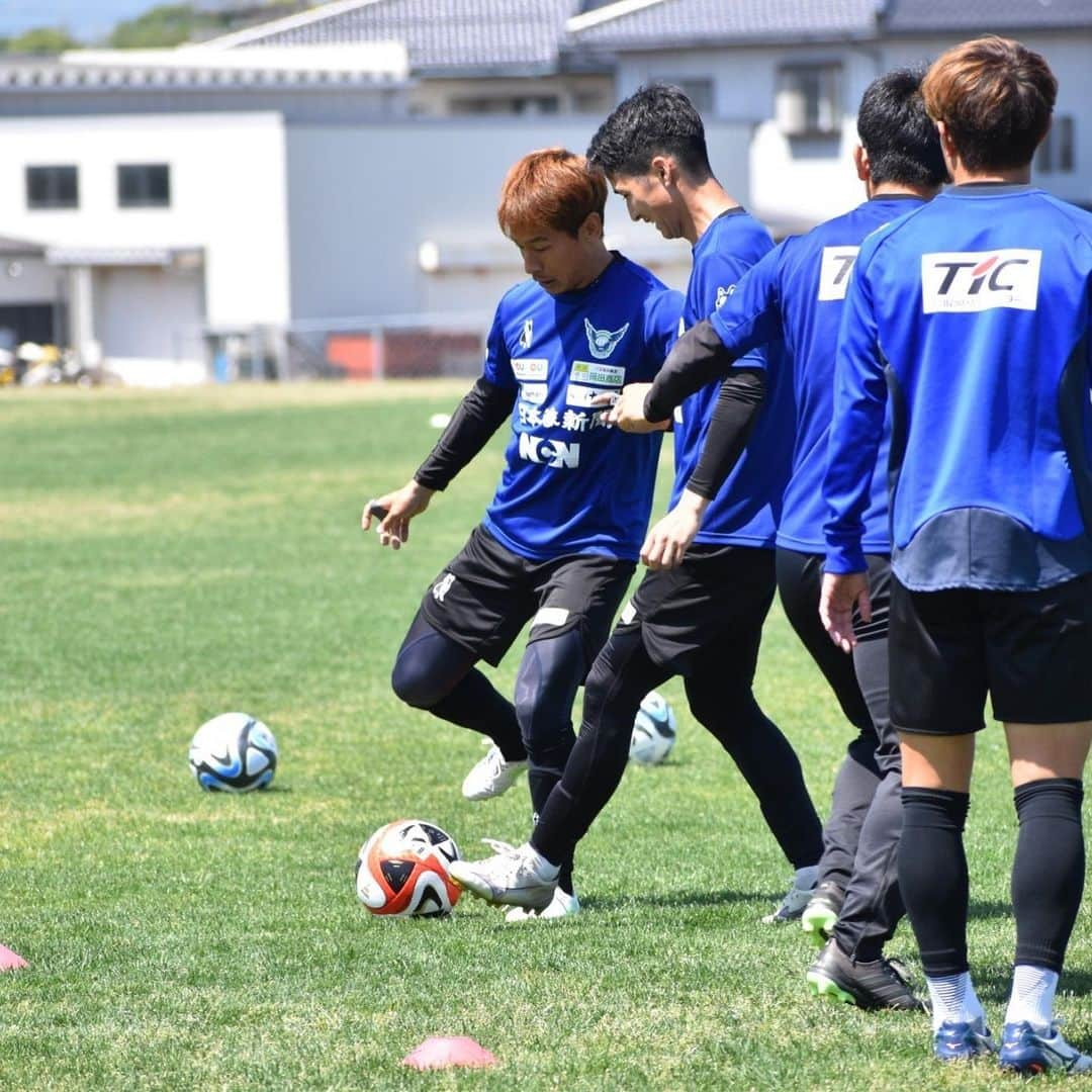 田中恵太さんのインスタグラム写真 - (田中恵太Instagram)「明日の試合は米子開催 今シーズンホーム初勝利を絶対勝ち取る！  気が付けばアクティバイタル使ってる選手めちゃ増えてた！いつもありがとうございます！  #ガイナーレ鳥取#田中恵太#アクティバイタル#activital#activitalファミリー#activitaljapan#PR」5月13日 17時44分 - t.katy13