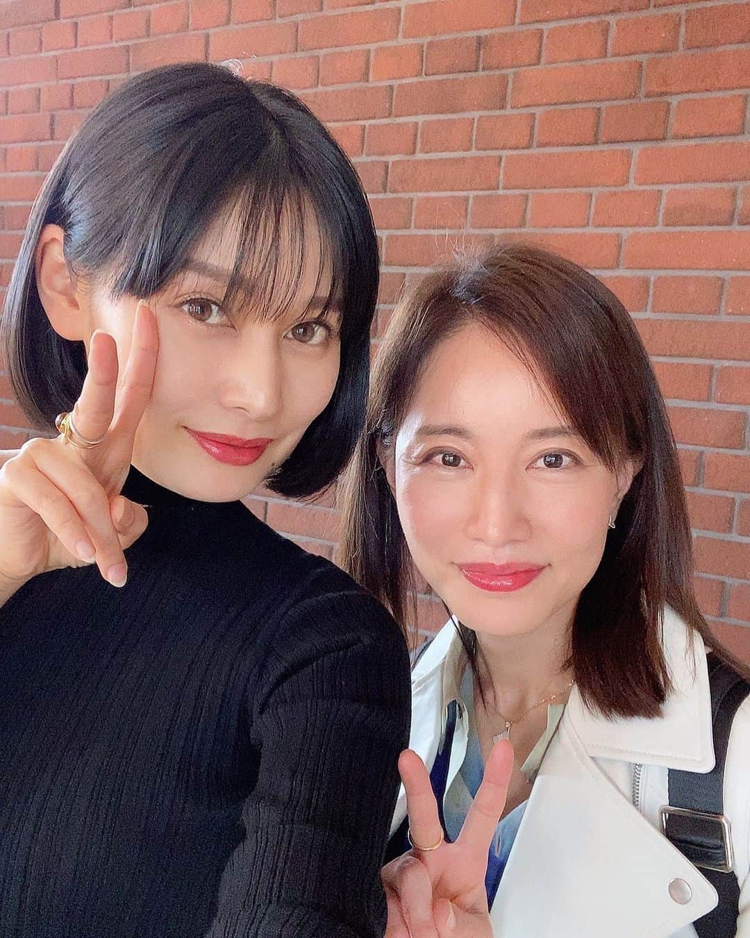 佐藤乃莉のインスタグラム：「美女とオシャレ空間で オシャレランチ😋  美女な上に作家、脚本家 俳優と多才すぎる👏✨💎  いつ会ってもチャーミングで 魅力的な人だー💄✨  @beniosaeki   #friend#ピース#ランチ#lunch」