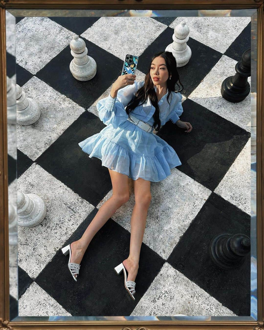 タラ・ミルクティーさんのインスタグラム写真 - (タラ・ミルクティーInstagram)「Shall we play a game? ♟️ Follow me down the rabbit hole to discover @CASETiFY’s latest collection of Disney’s Alice in Wonderland! 🐇 Which character would you pick for the adventure? I'm with Alice. ♥️ #DisneyxCASETiFYAliceinWonderland #DisneyxCASETiFY #CASETiFY ad」5月13日 17時57分 - taramilktea