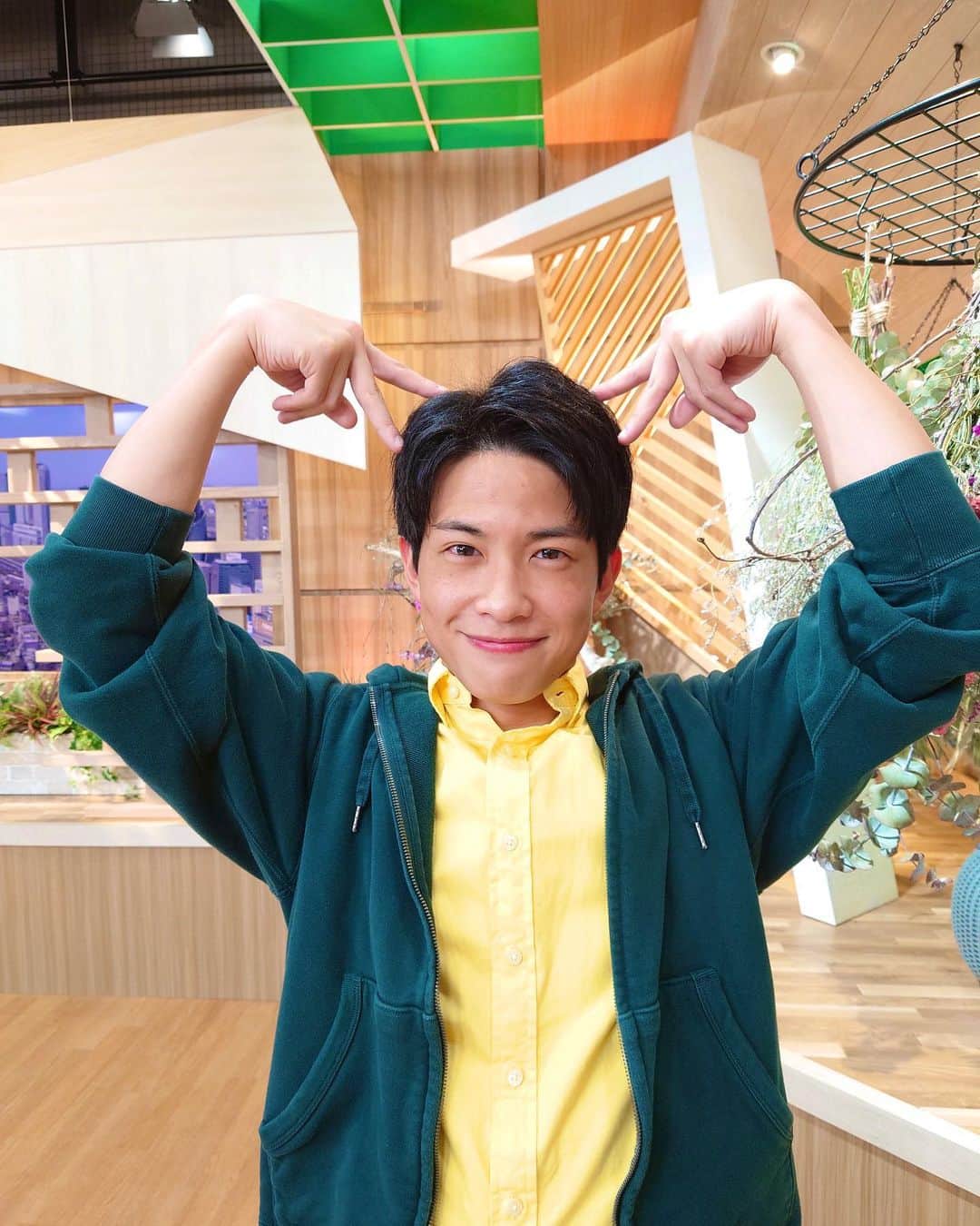のインスタグラム：「. 【共有】 盛れました。 勝手ながら共有させていただきます。  撮影: @ctvcatch アカウント管理者 ありがとうございます。  #中京テレビ #ctvcatch  #中京テレビアナウンサー #アナウンサー #田村浩平 #たむ撮 #猫耳ポーズ」