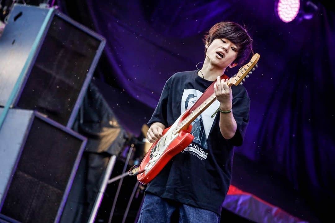 のインスタグラム：「メトロック 大阪  メトロック最高でした！！ ホンマありがとう(ё)！！！ 荒々しくも優しく思いやりとマナーをモットーに！！やる！！！ メトロック東京も待っとけ！！！！！朝イチからぶち上げる！！！！🔥 ワンマンツアーもまもなく💥 もうガチでおもっくそやりますよ、楽しみ！！ よろしくお願いします(ё)  写真 @kouhey0622  #キュウソネコカミ」