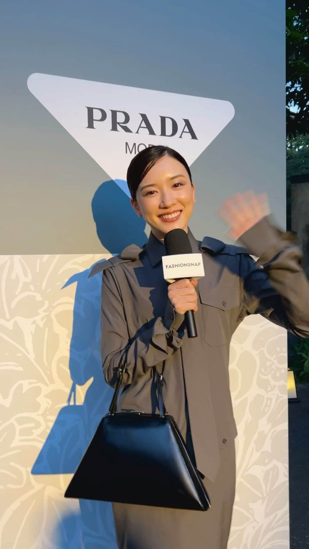 のインスタグラム：「【イベント取材】東京都庭園美術館で開催の巡回型イベント「PRADA MODE」で、アンバサダーの永野芽郁さん、坂口健太郎さんと、吉岡里帆さん、江口洋介さんをキャッチ！アート、音楽、食、エンターテインメントで構成された体験型イベントとなっており、その中で1番興味のある内容をお伺いしました！  @prada @mei_nagano0924official @sakaguchikentaro @riho_yoshioka #PRADAMODE #PRADA #プラダ #永野芽郁 #坂口健太郎 #吉岡里帆 #江口洋介 #東京都庭園美術館 #イベント #食 #アート #音楽 #エンターテインメント #fashion #ファッション」