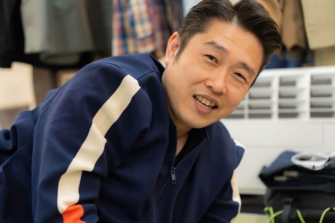金成公信のインスタグラム：「おやどまりくんが楽屋の自然体の千葉を撮ってくれましたよ。かわいいですねぇ。」