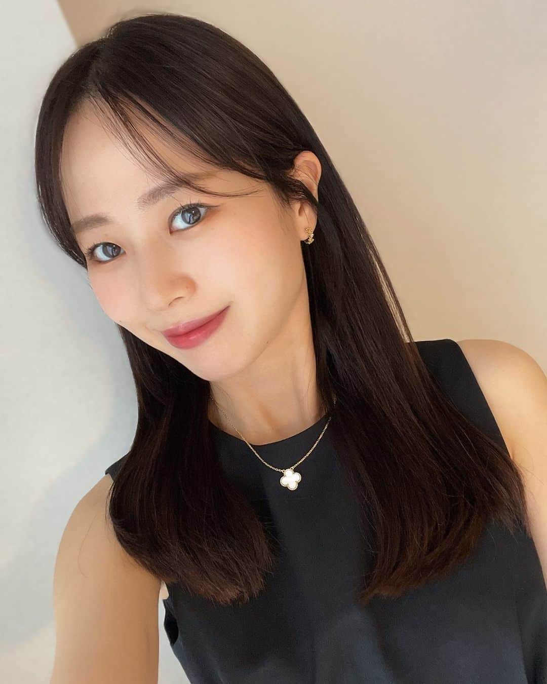 ハンナミのインスタグラム：「🖤 ˎˊ˗  今回もカラー暗めにした ♪」